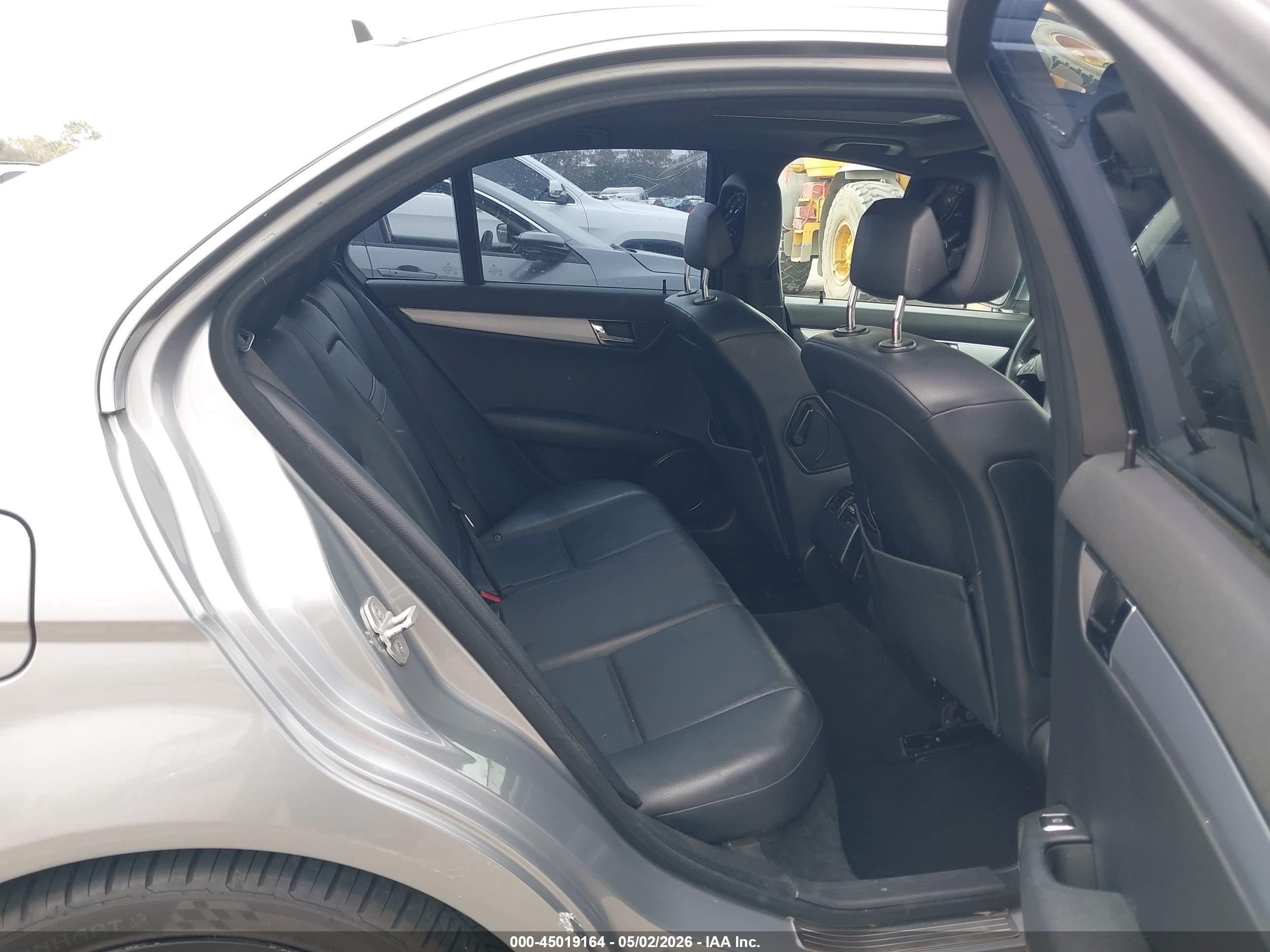 MERCEDES-BENZ C image 8