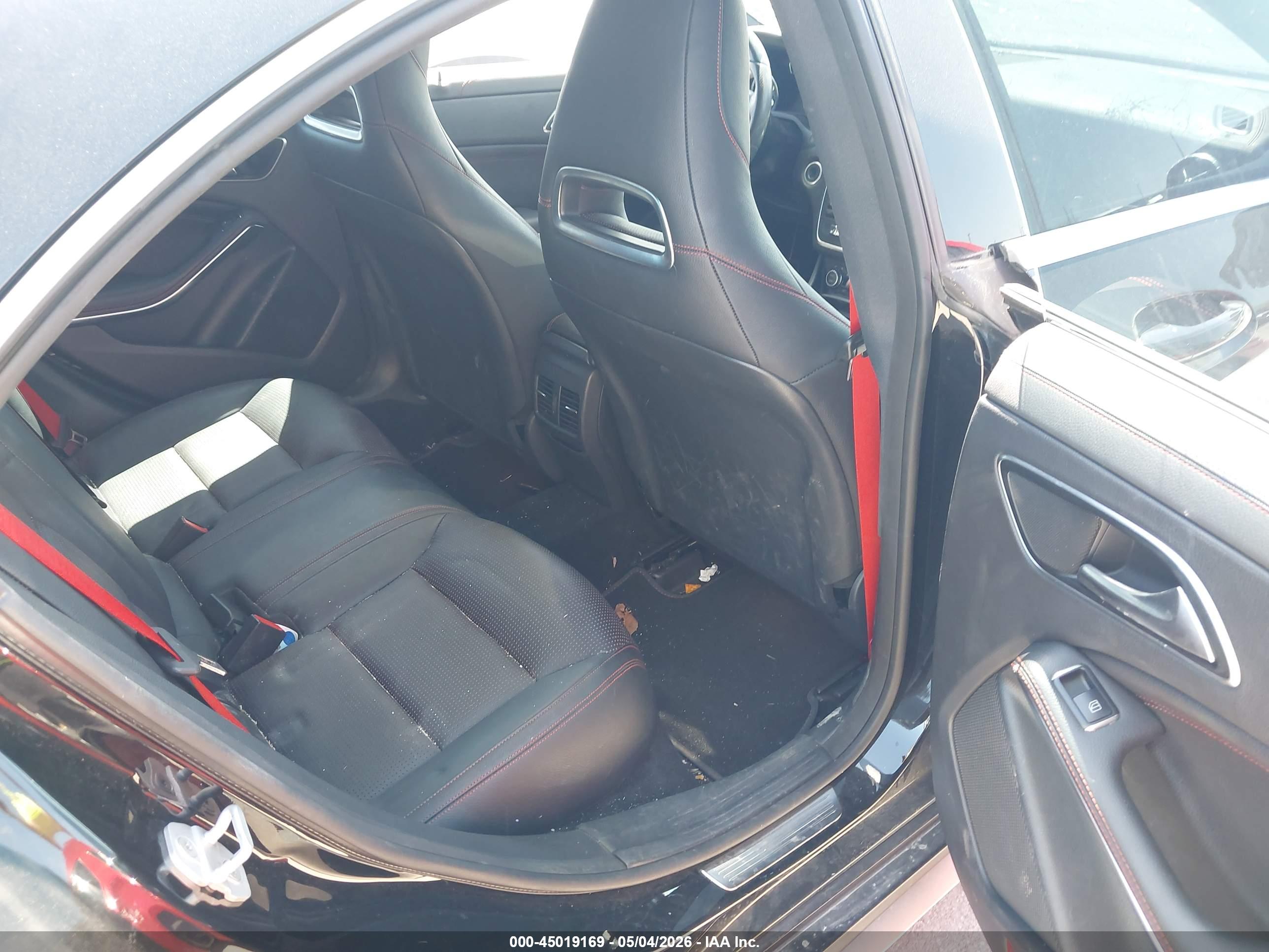 MERCEDES-BENZ CLA image 8