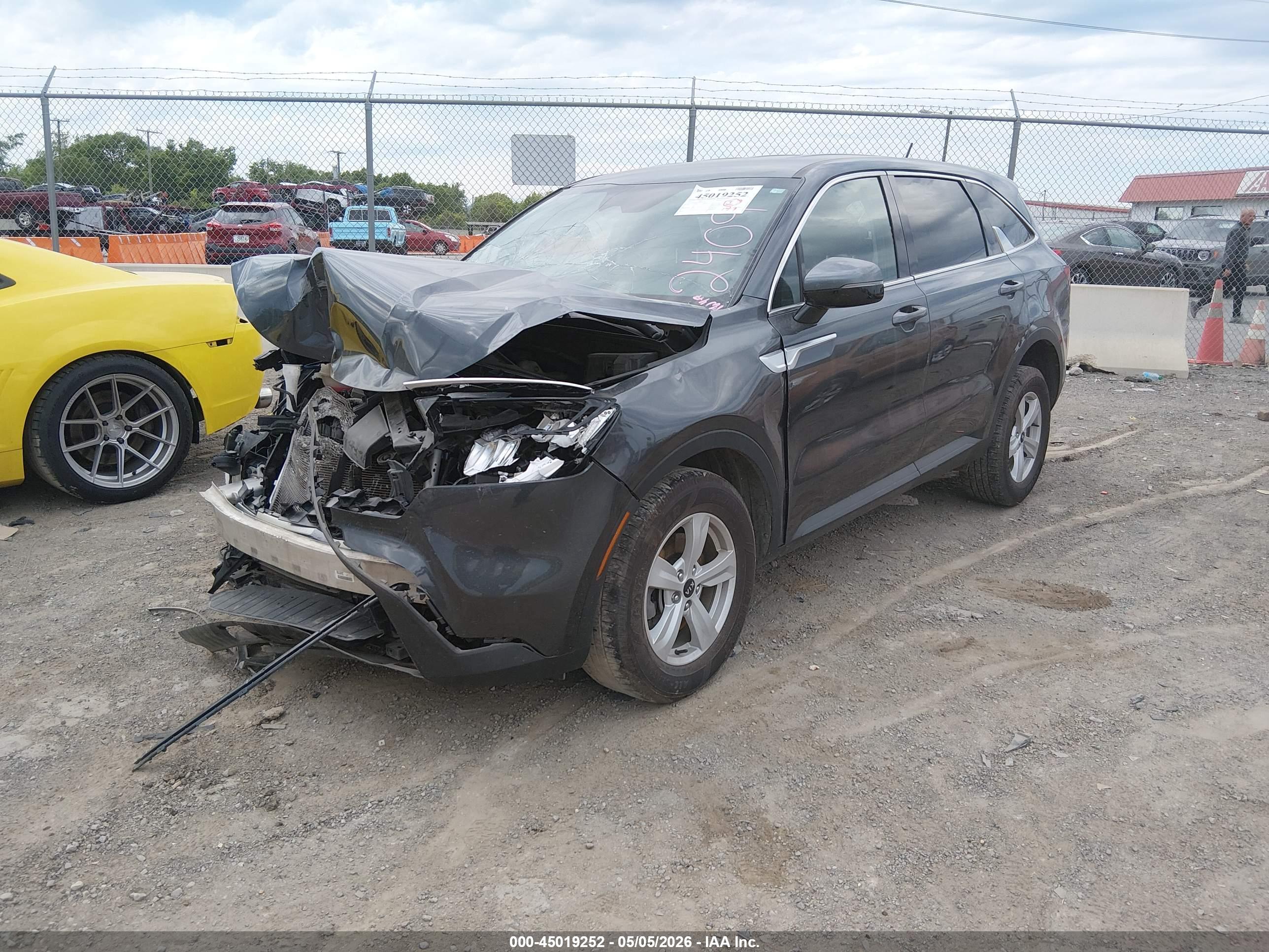 KIA SORENTO image 2