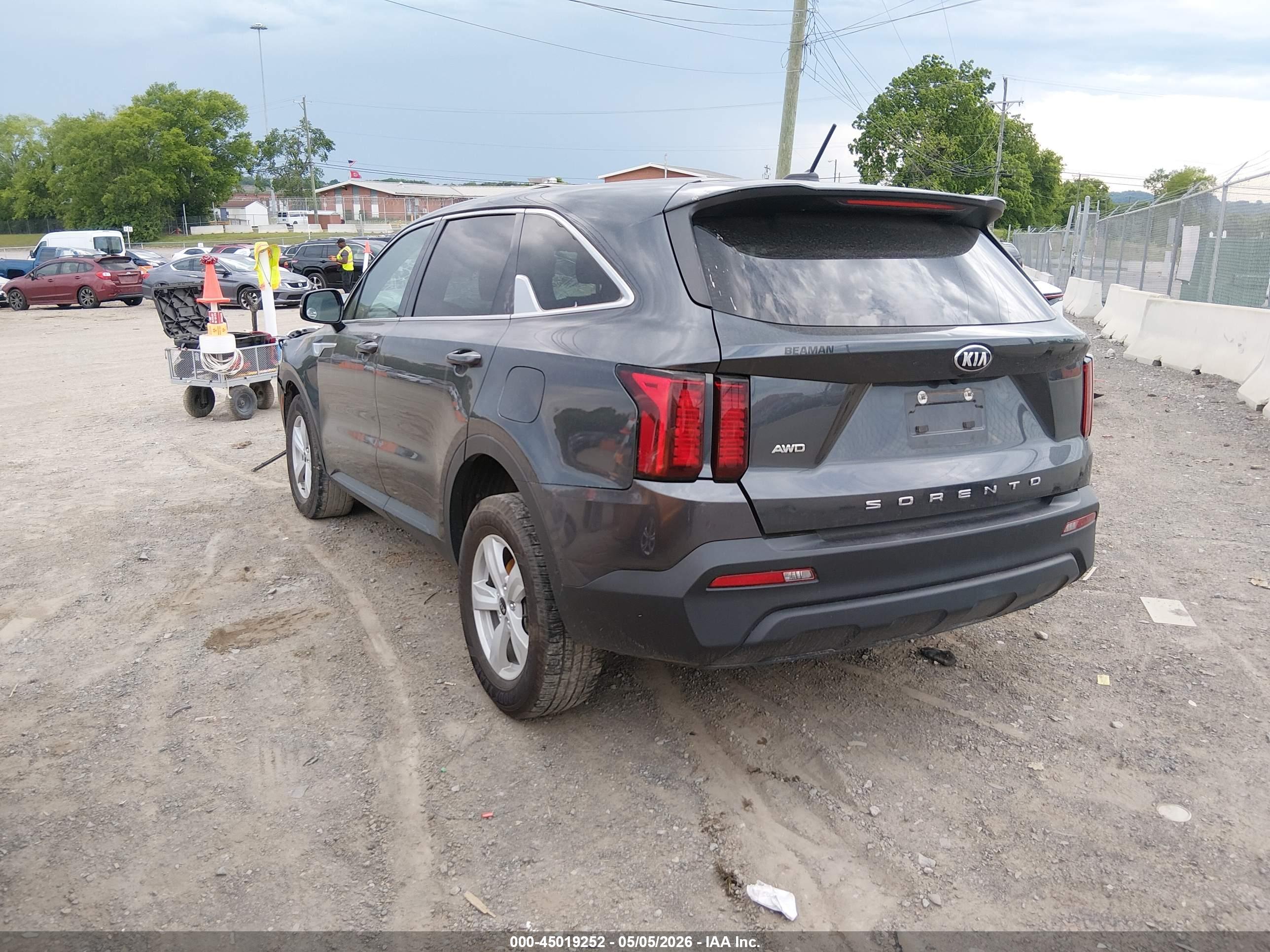 KIA SORENTO image 3