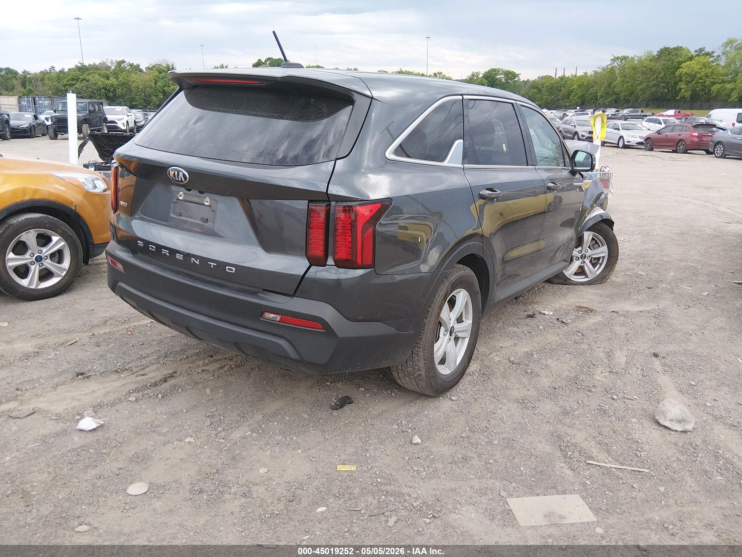 KIA SORENTO image 4