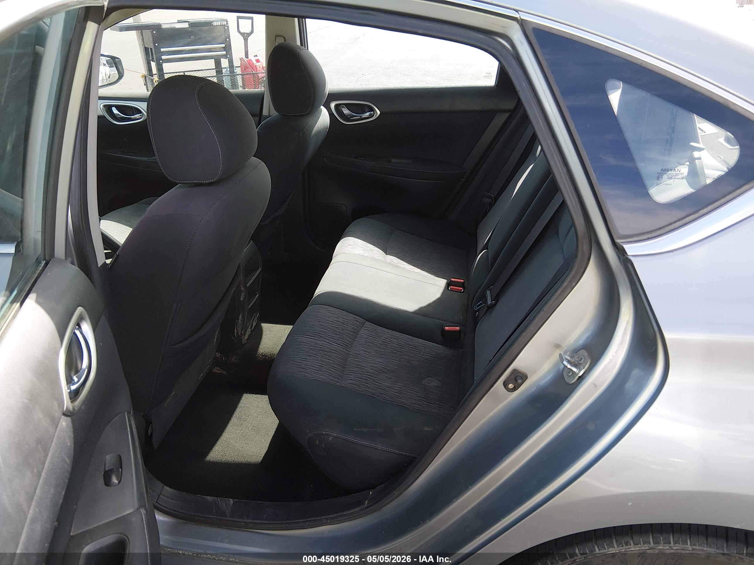 NISSAN SENTRA image 8