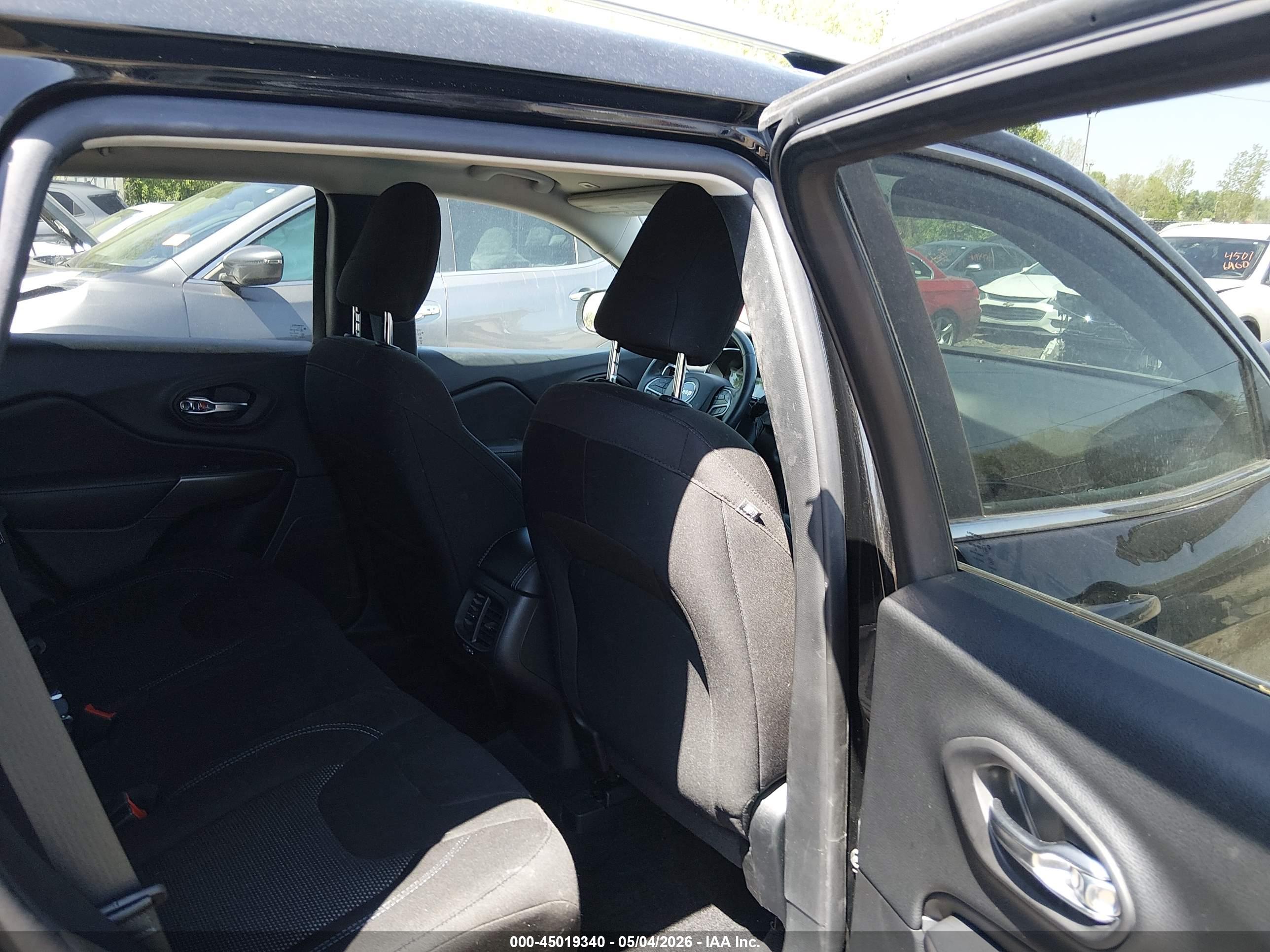 JEEP CHEROKEE image 8