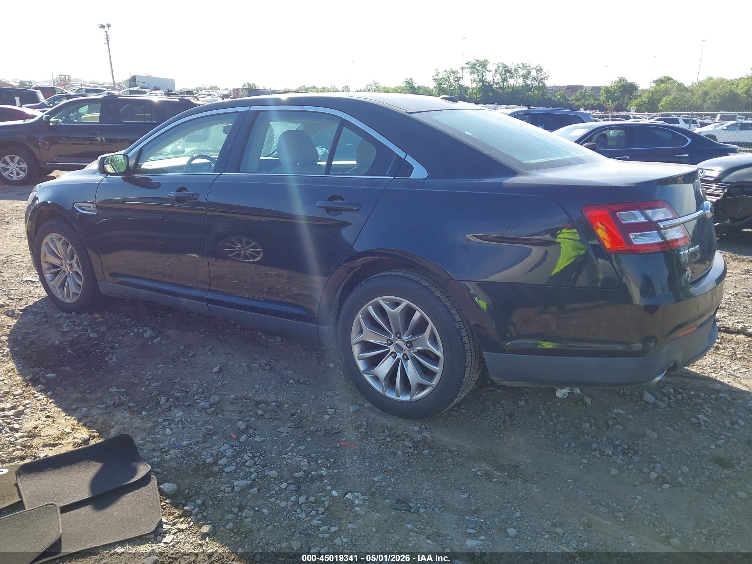 FORD TAURUS image 3