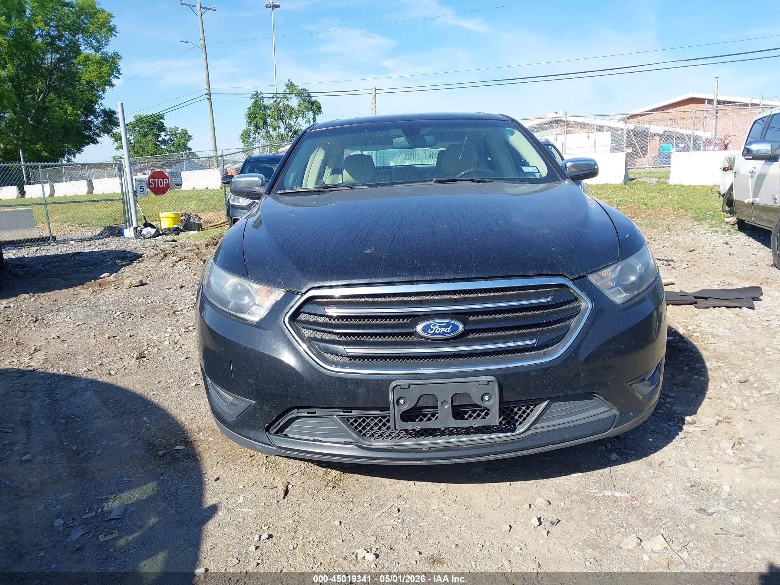 FORD TAURUS image 6