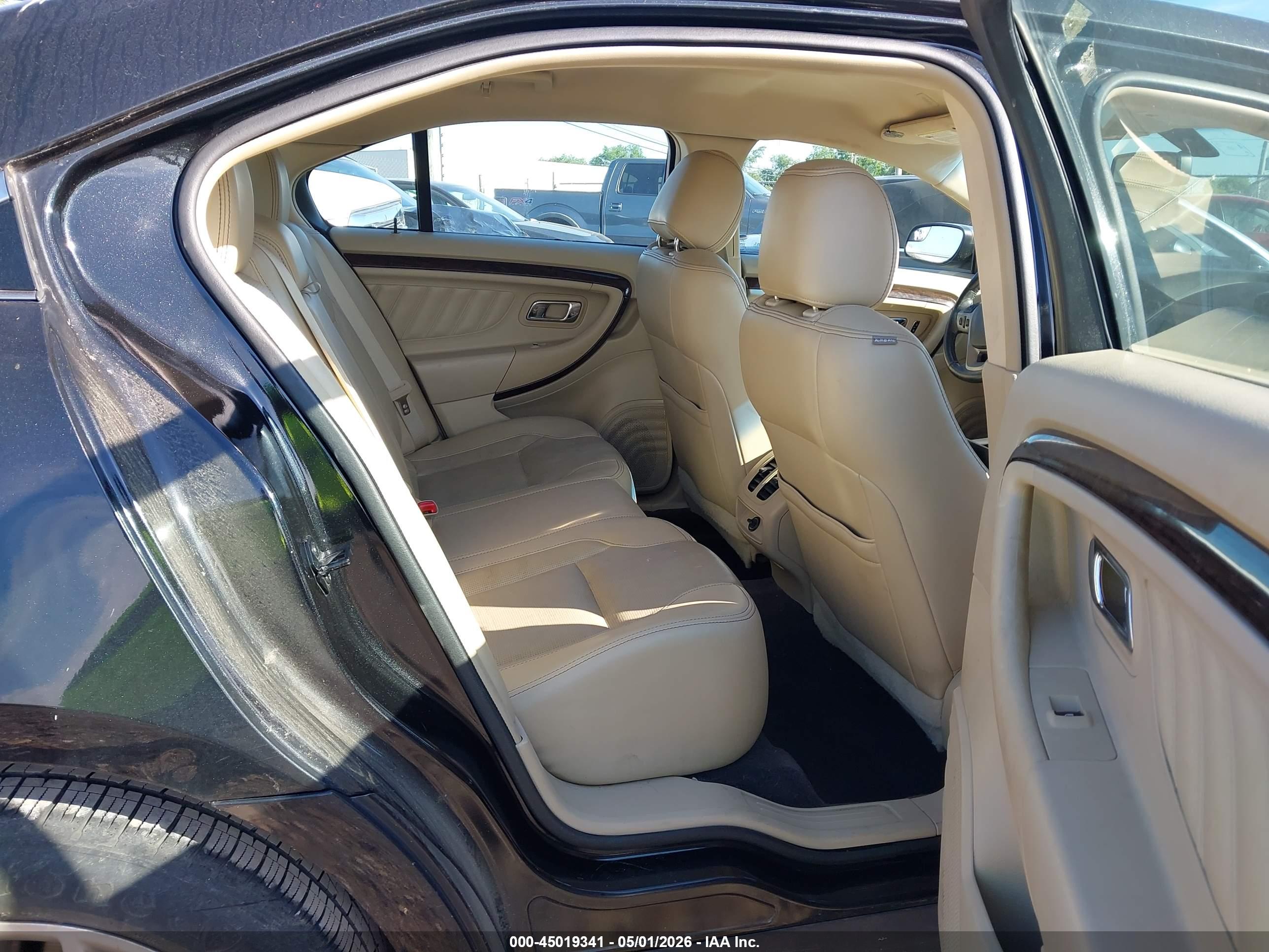 FORD TAURUS image 8