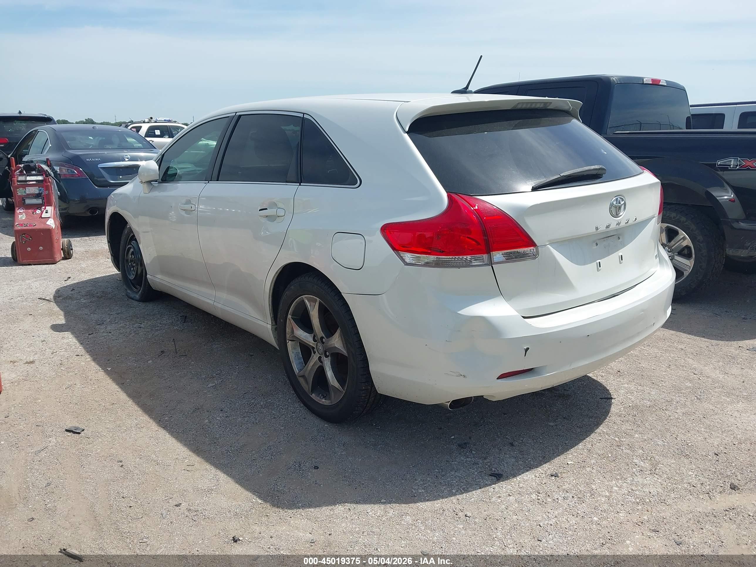 TOYOTA VENZA image 3