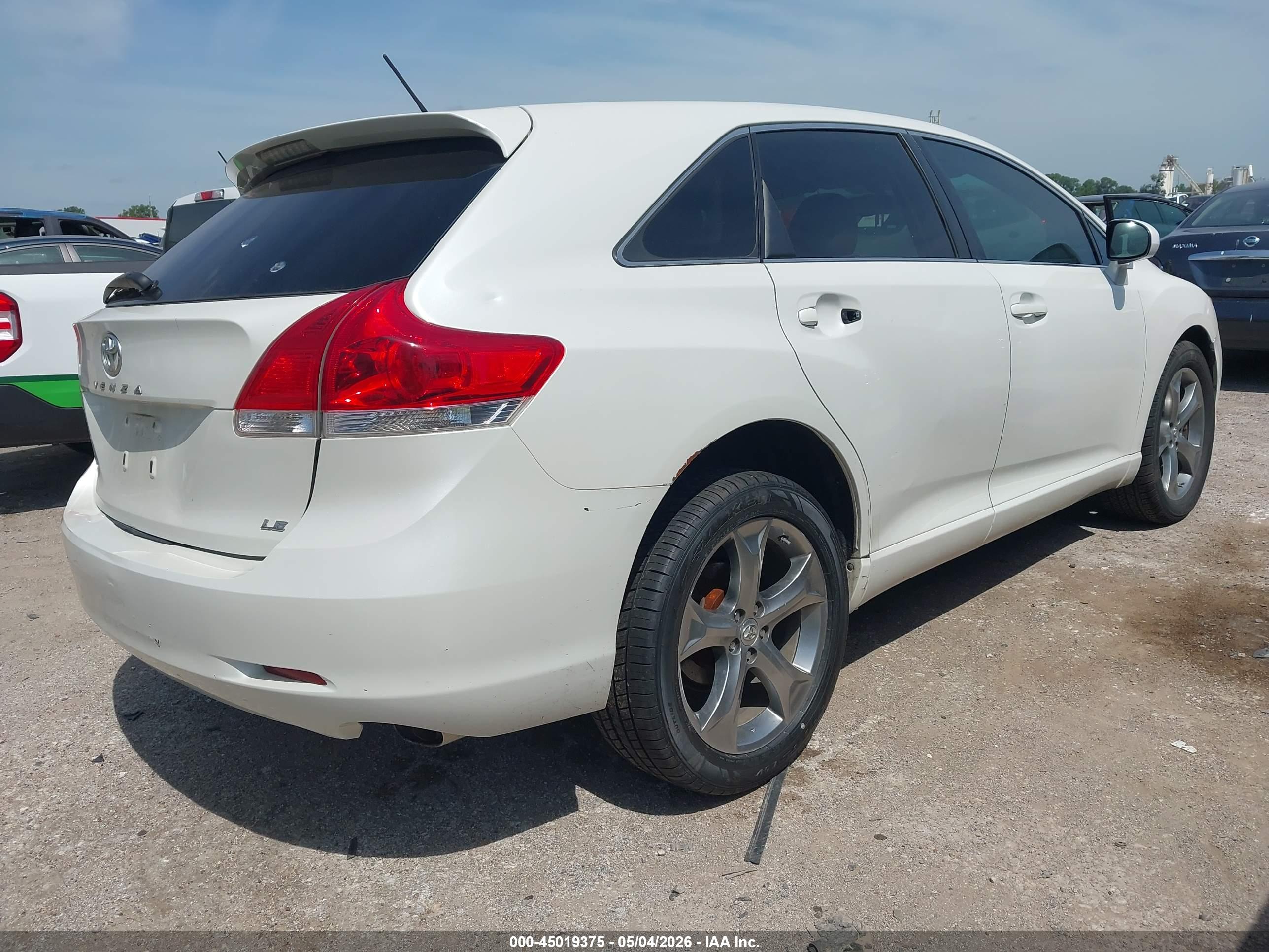 TOYOTA VENZA image 4