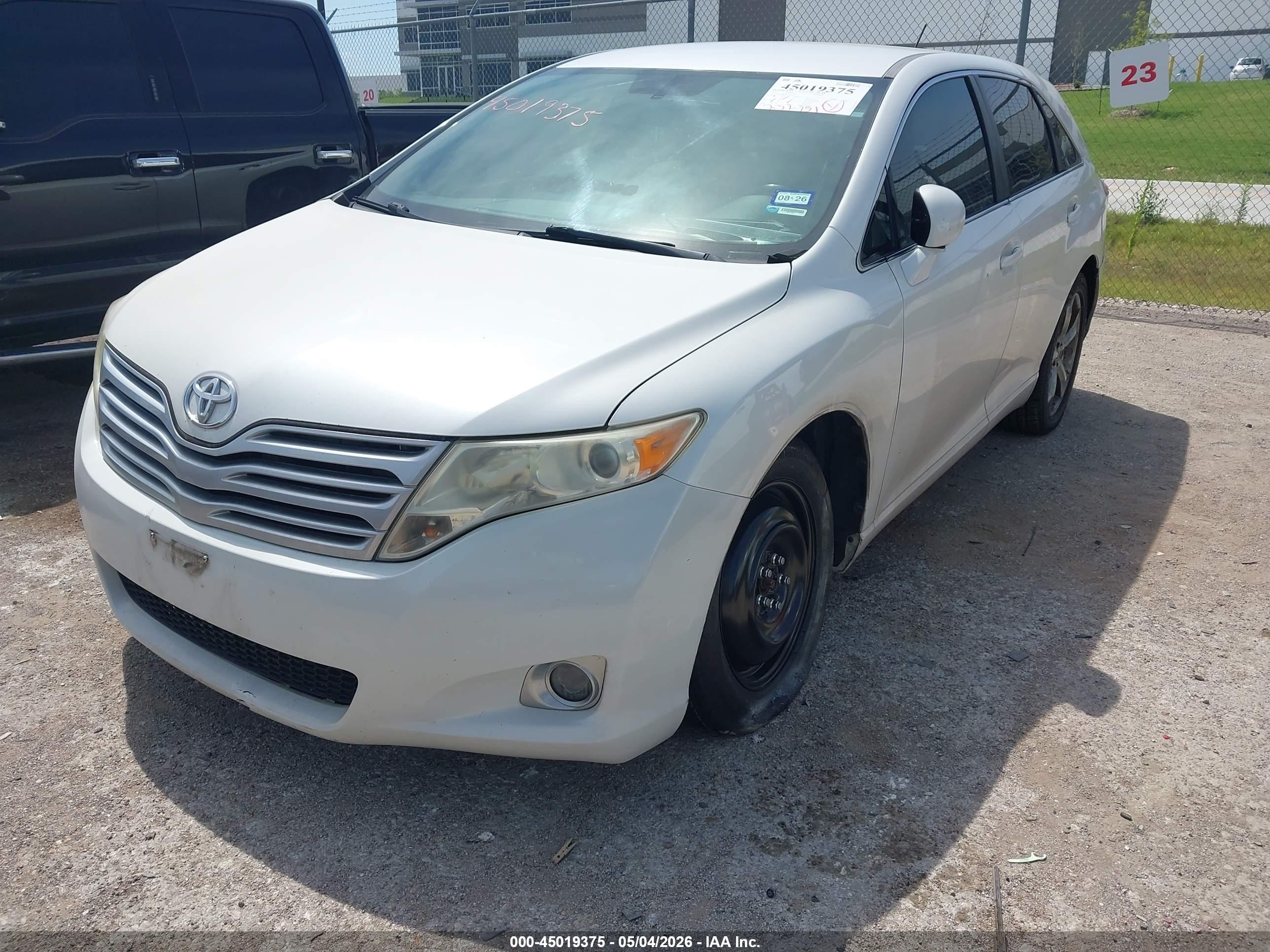 TOYOTA VENZA image 6