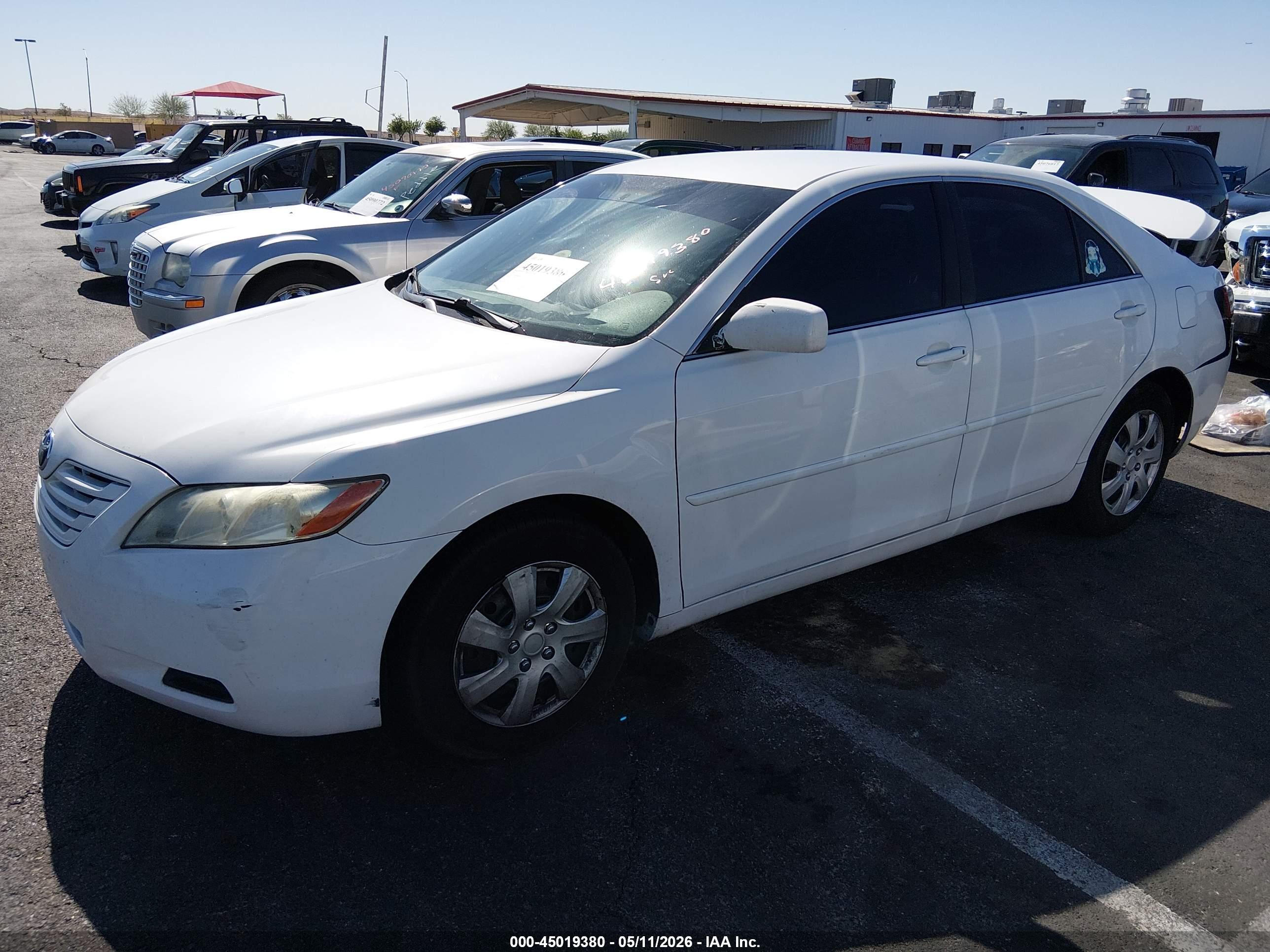 TOYOTA CAMRY image 2