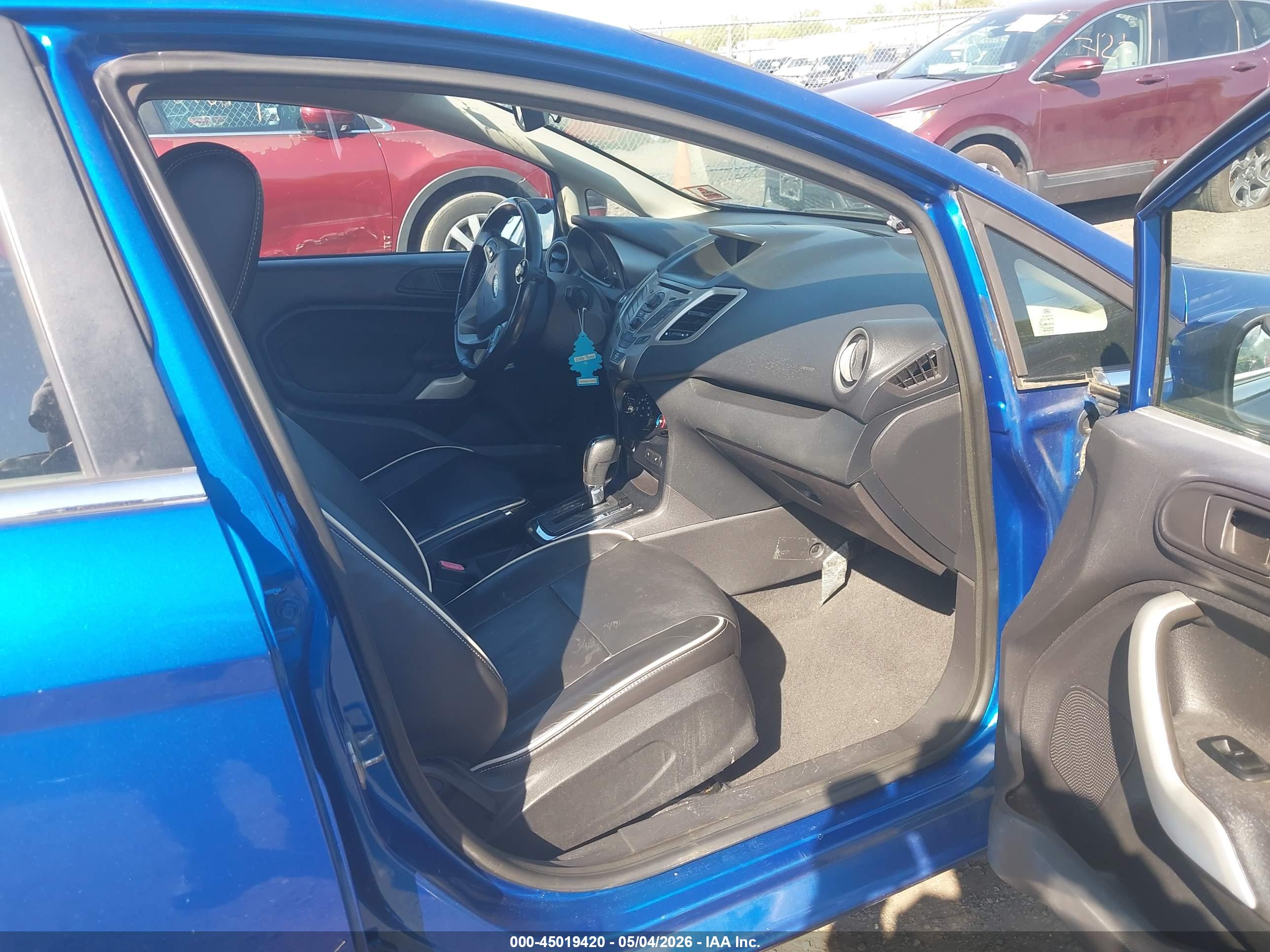 FORD FIESTA image 5
