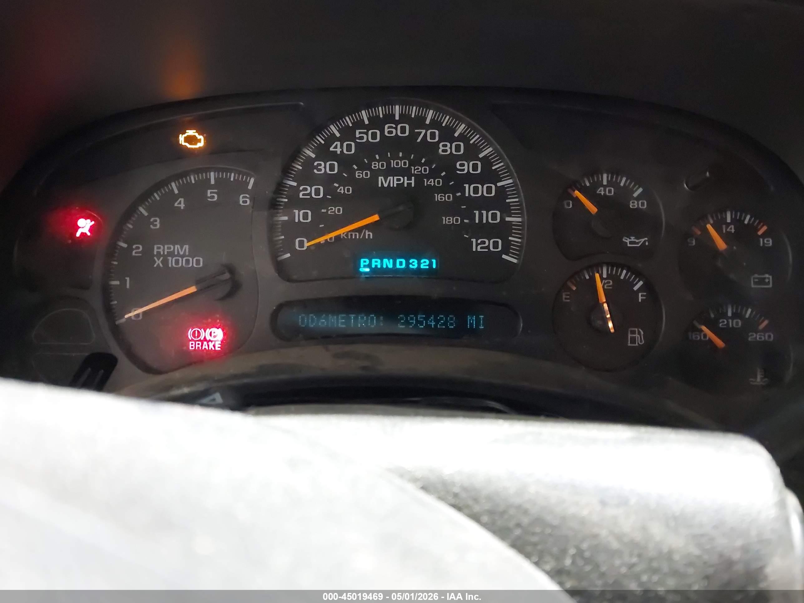 CHEVROLET SUBURBAN image 7