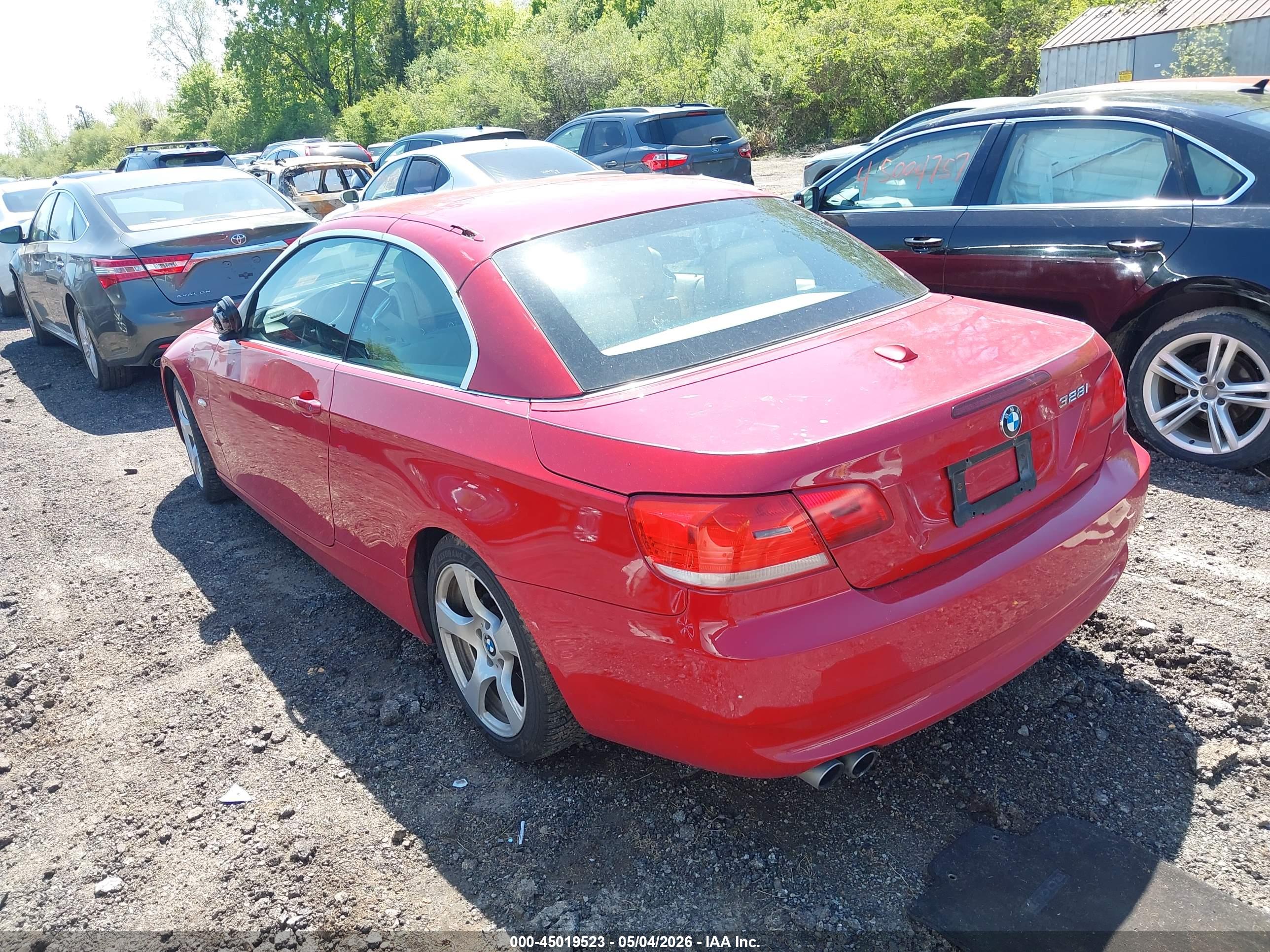 BMW 328I image 3