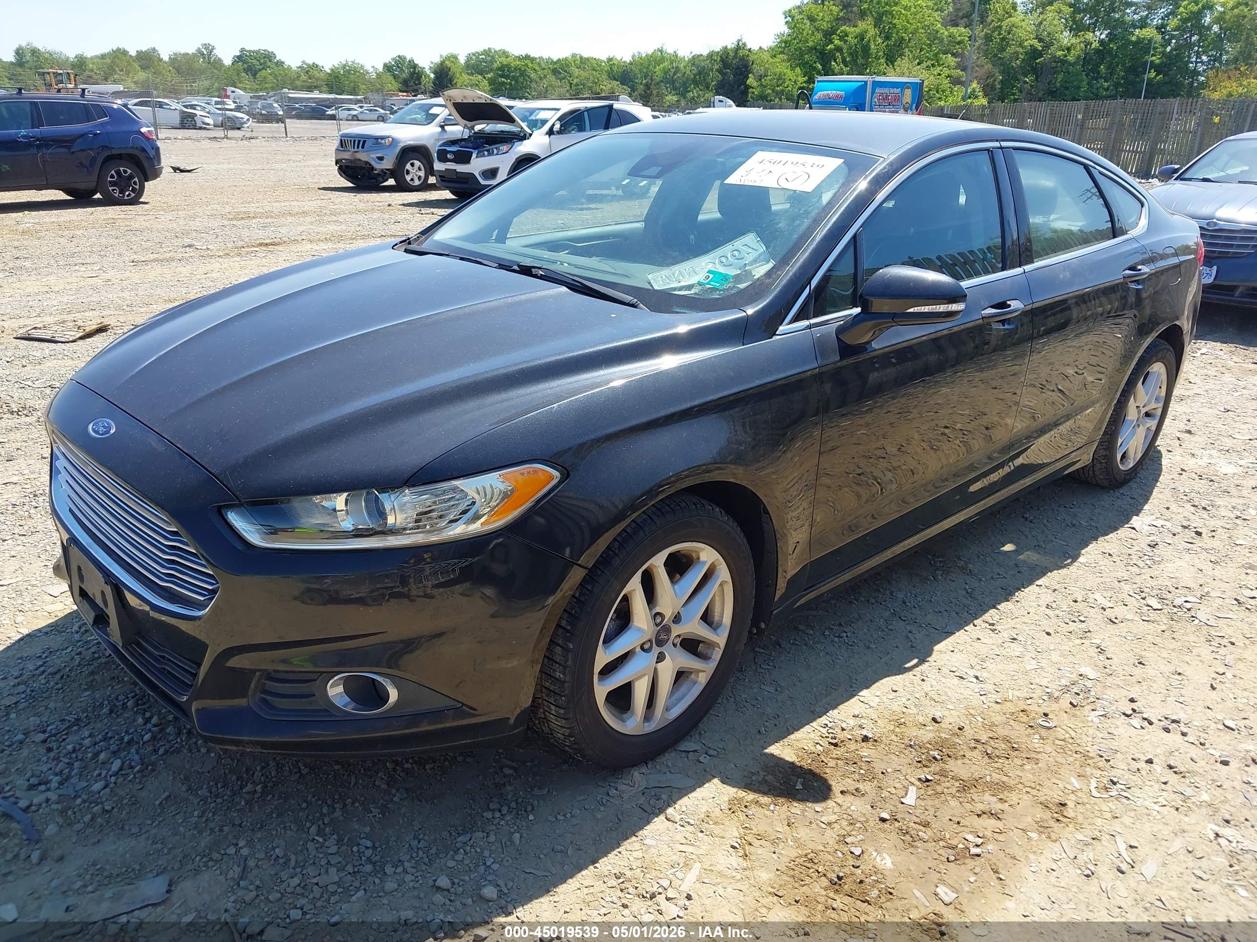 FORD FUSION image 2