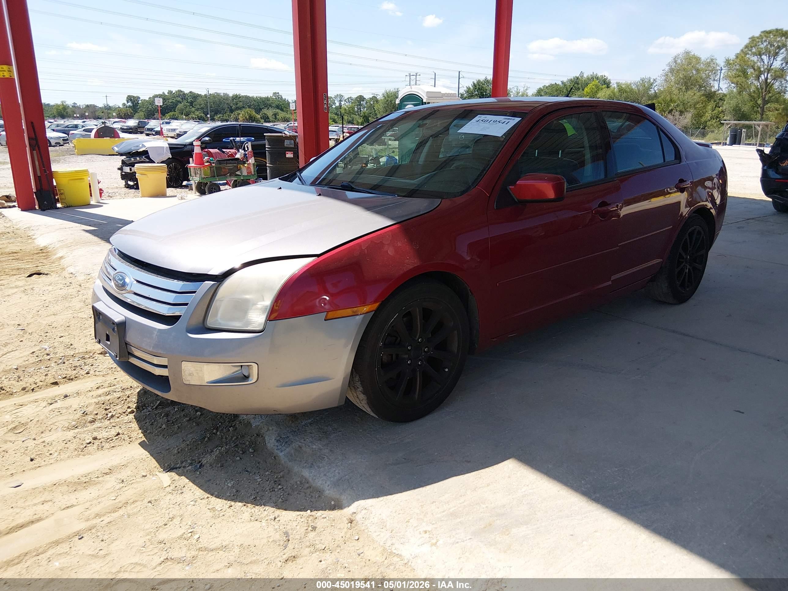 FORD FUSION image 2