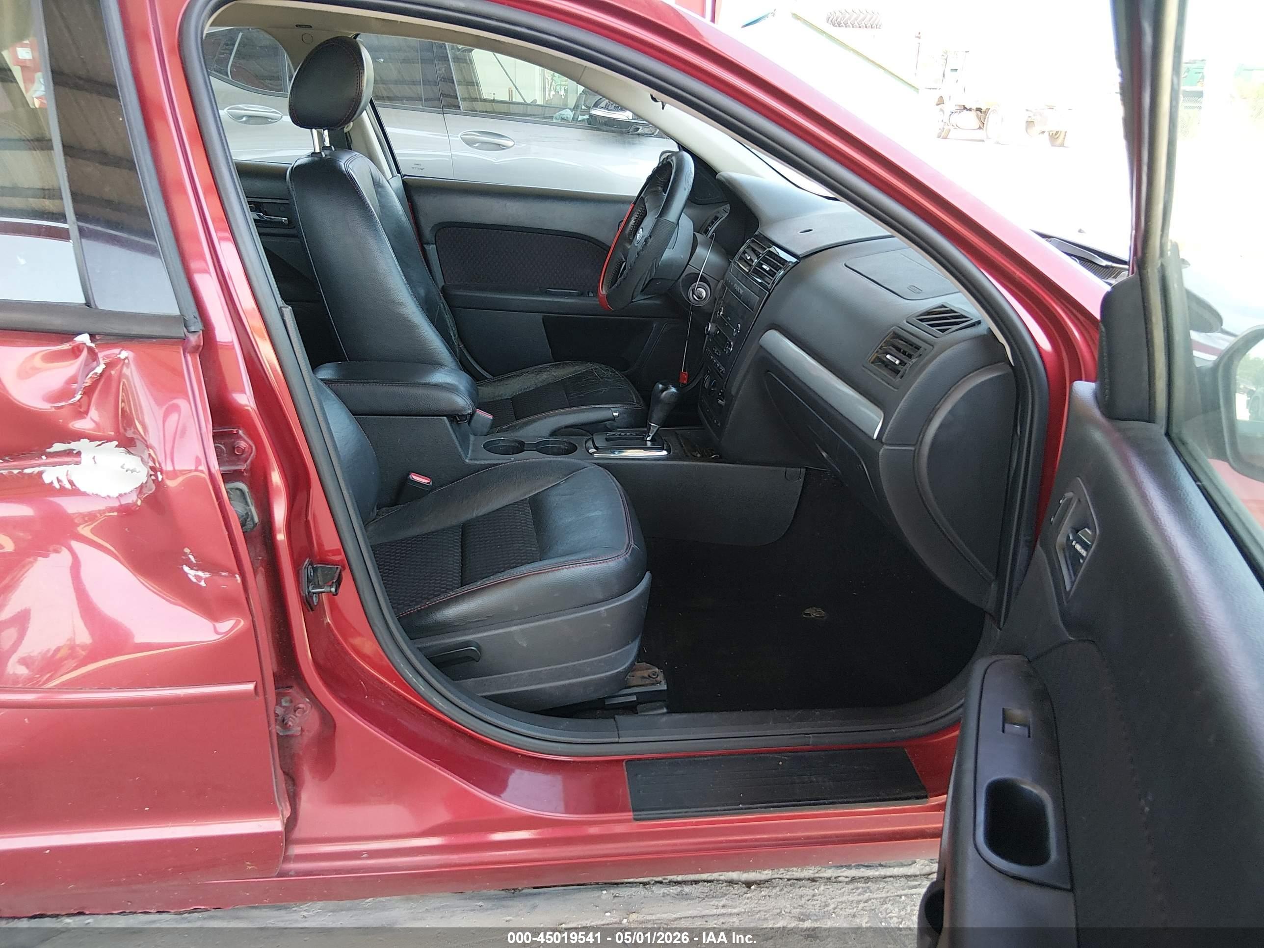 FORD FUSION image 5