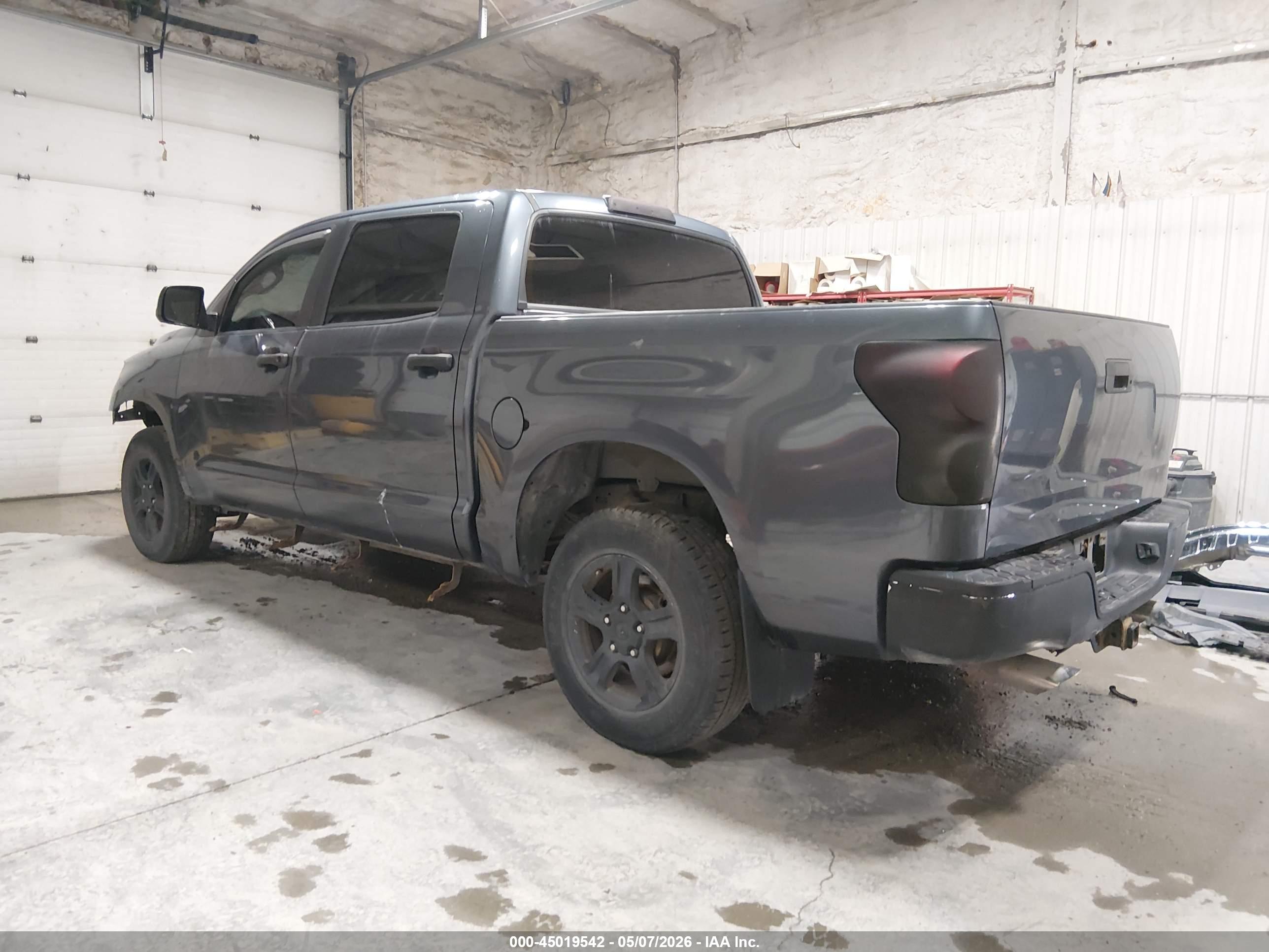 TOYOTA TUNDRA image 3