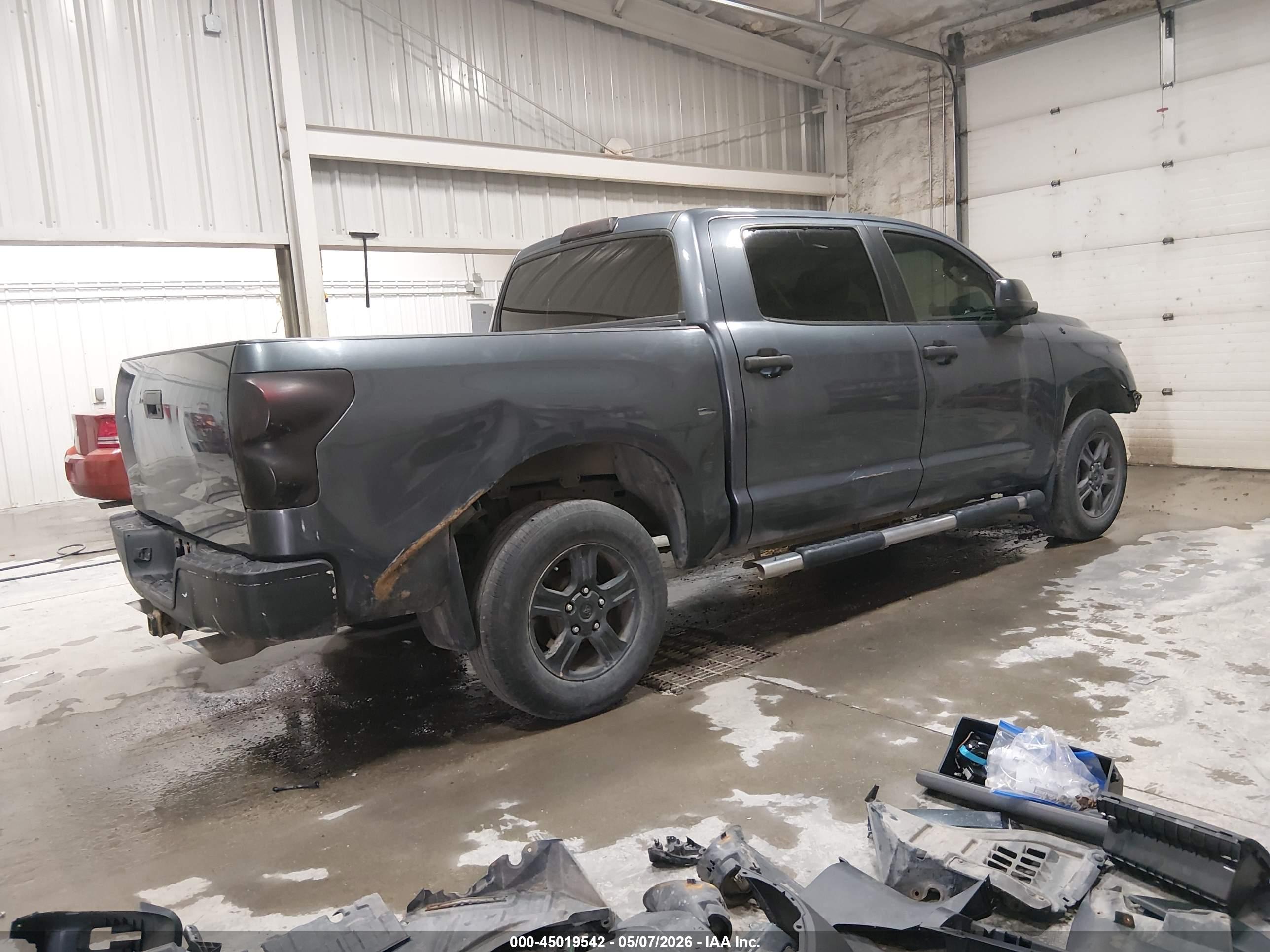 TOYOTA TUNDRA image 4