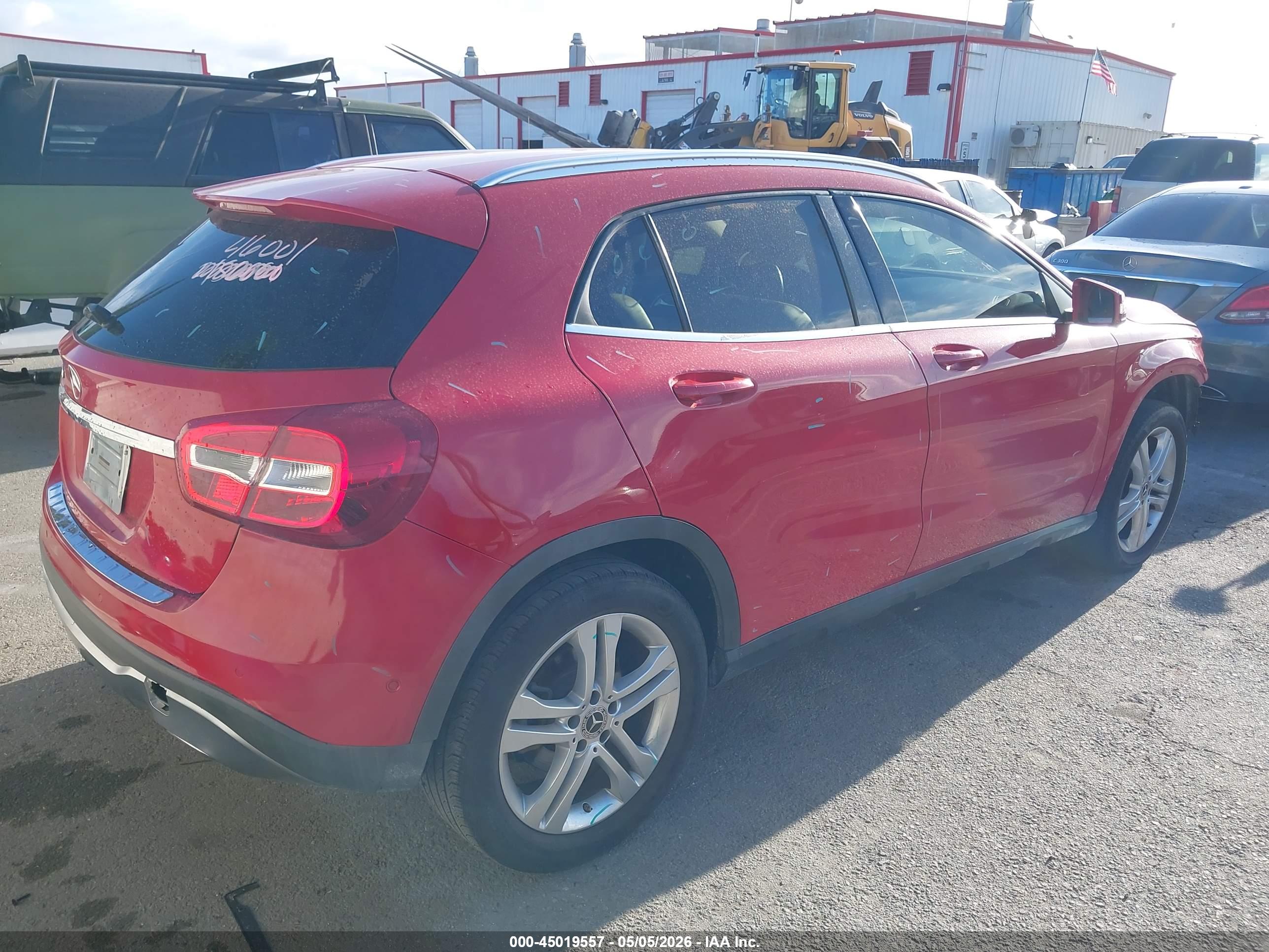 MERCEDES-BENZ GLA image 4