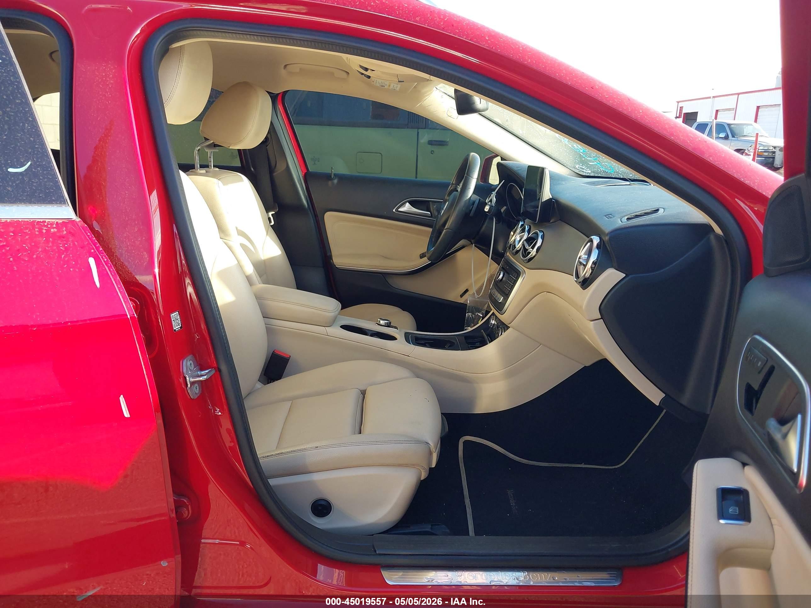 MERCEDES-BENZ GLA image 5