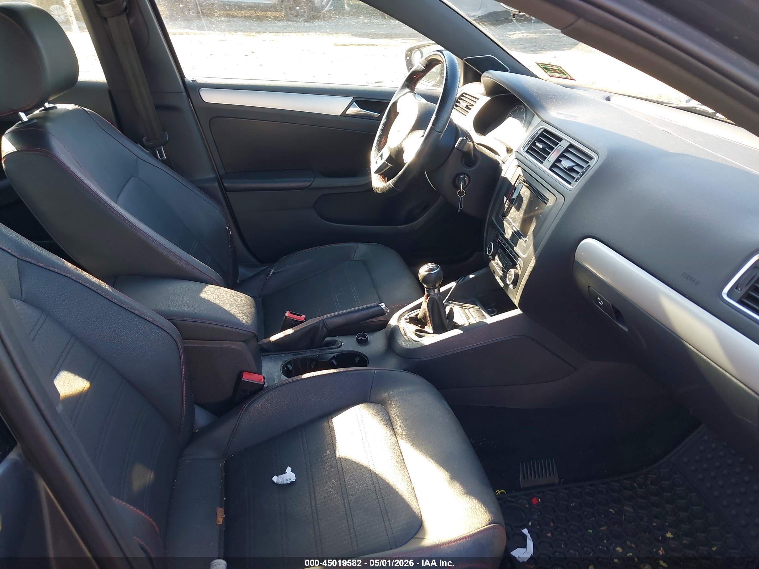 VOLKSWAGEN JETTA image 5