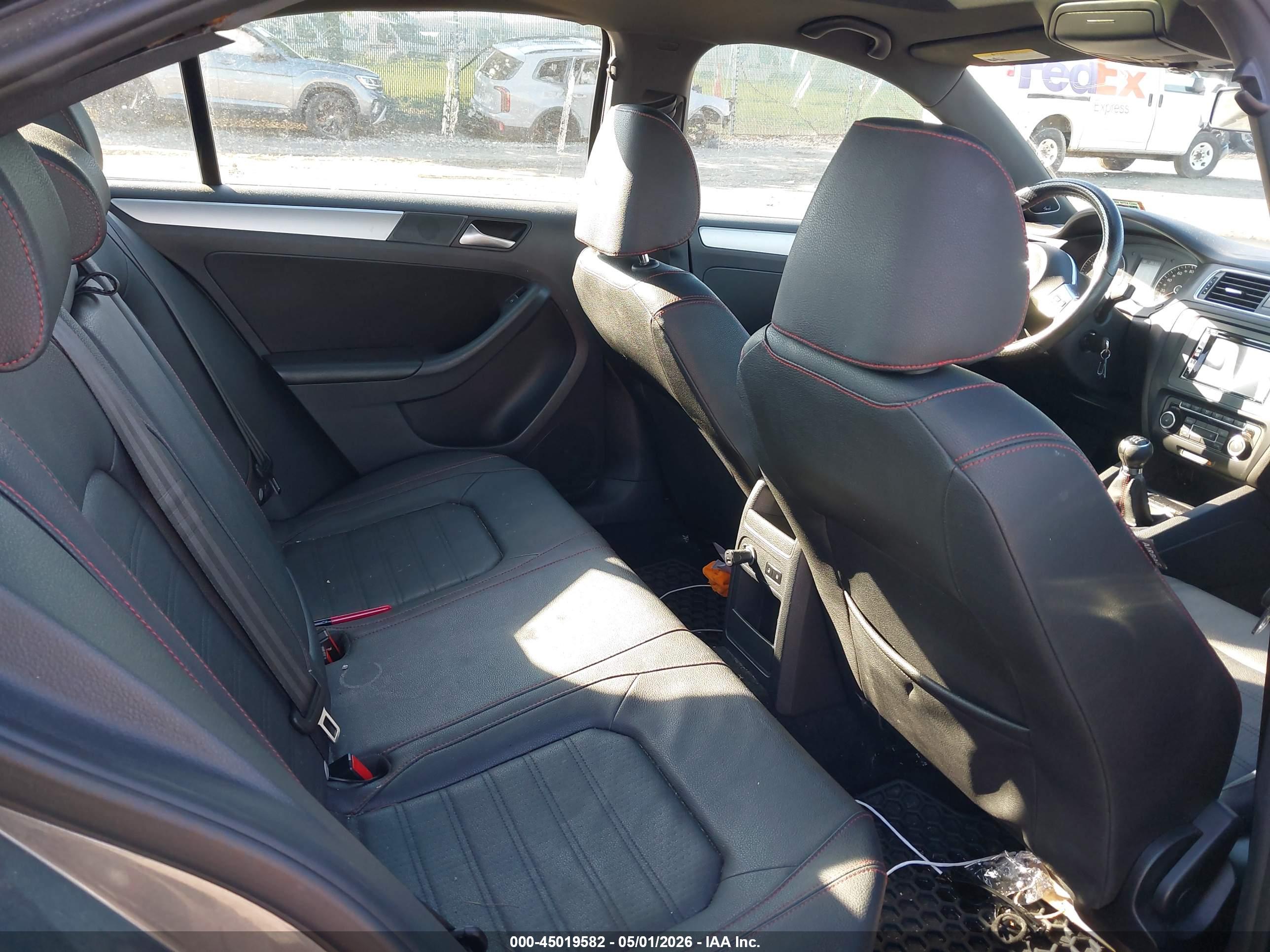 VOLKSWAGEN JETTA image 8