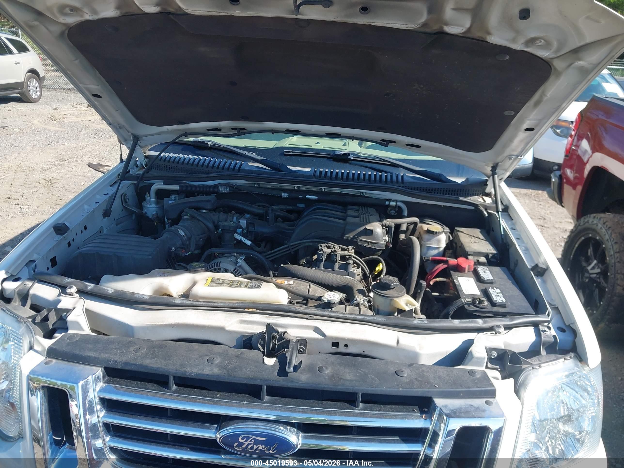 FORD EXPLORER image 10