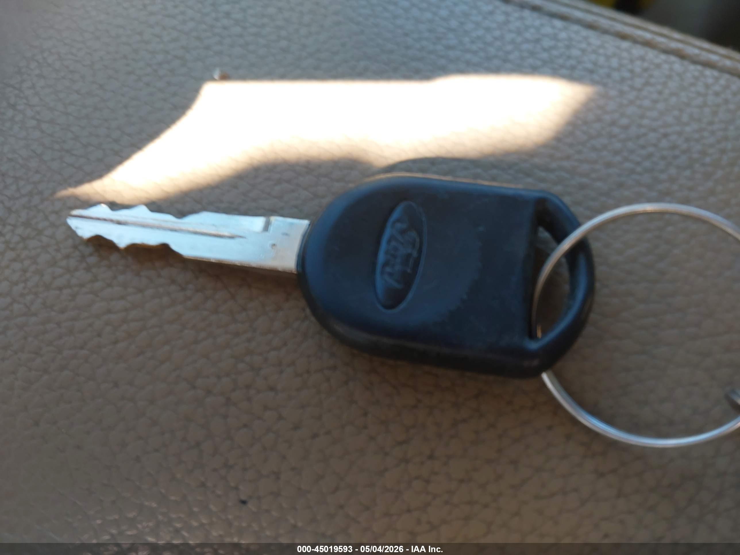 FORD EXPLORER image 11