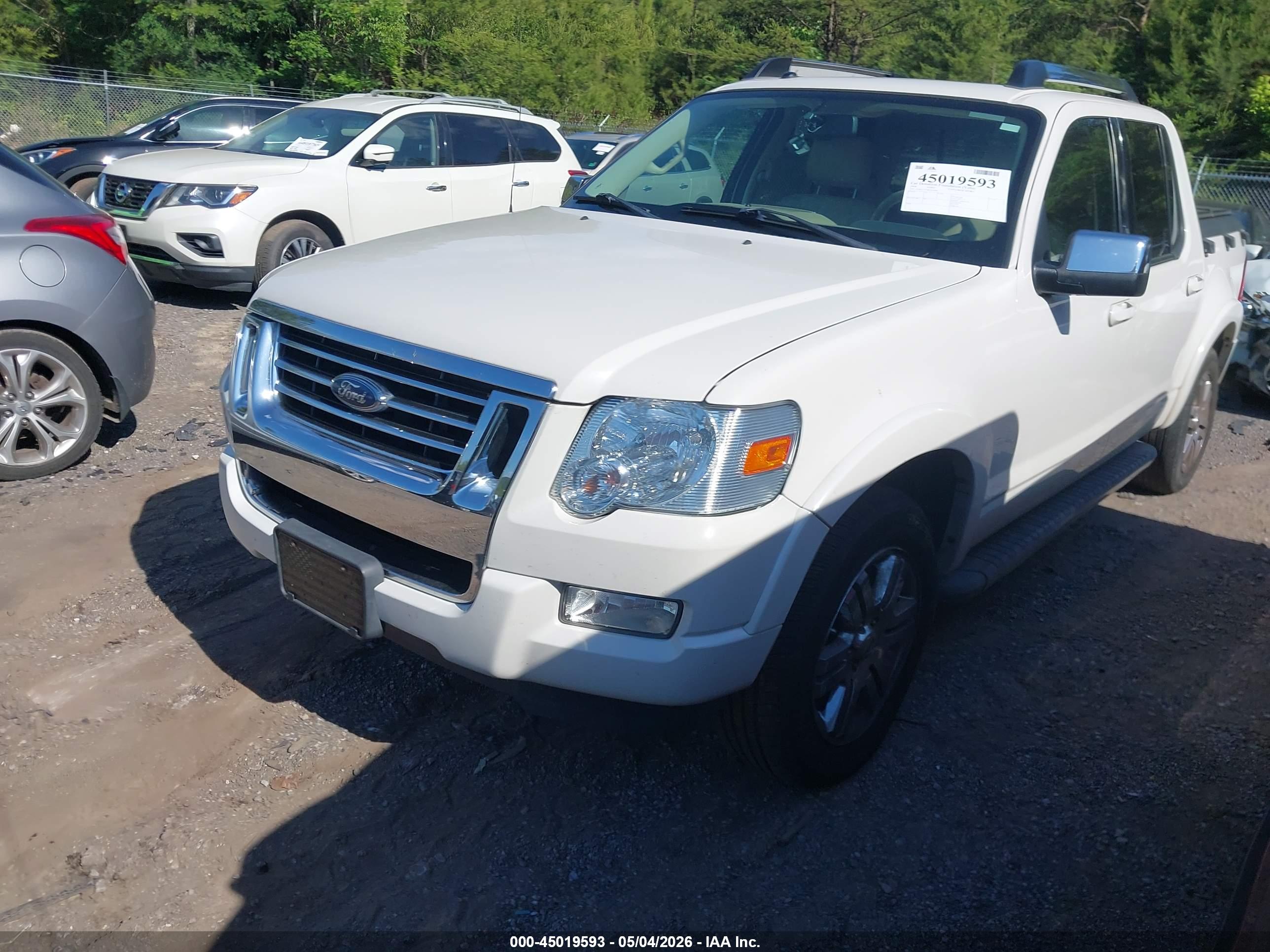 FORD EXPLORER image 2