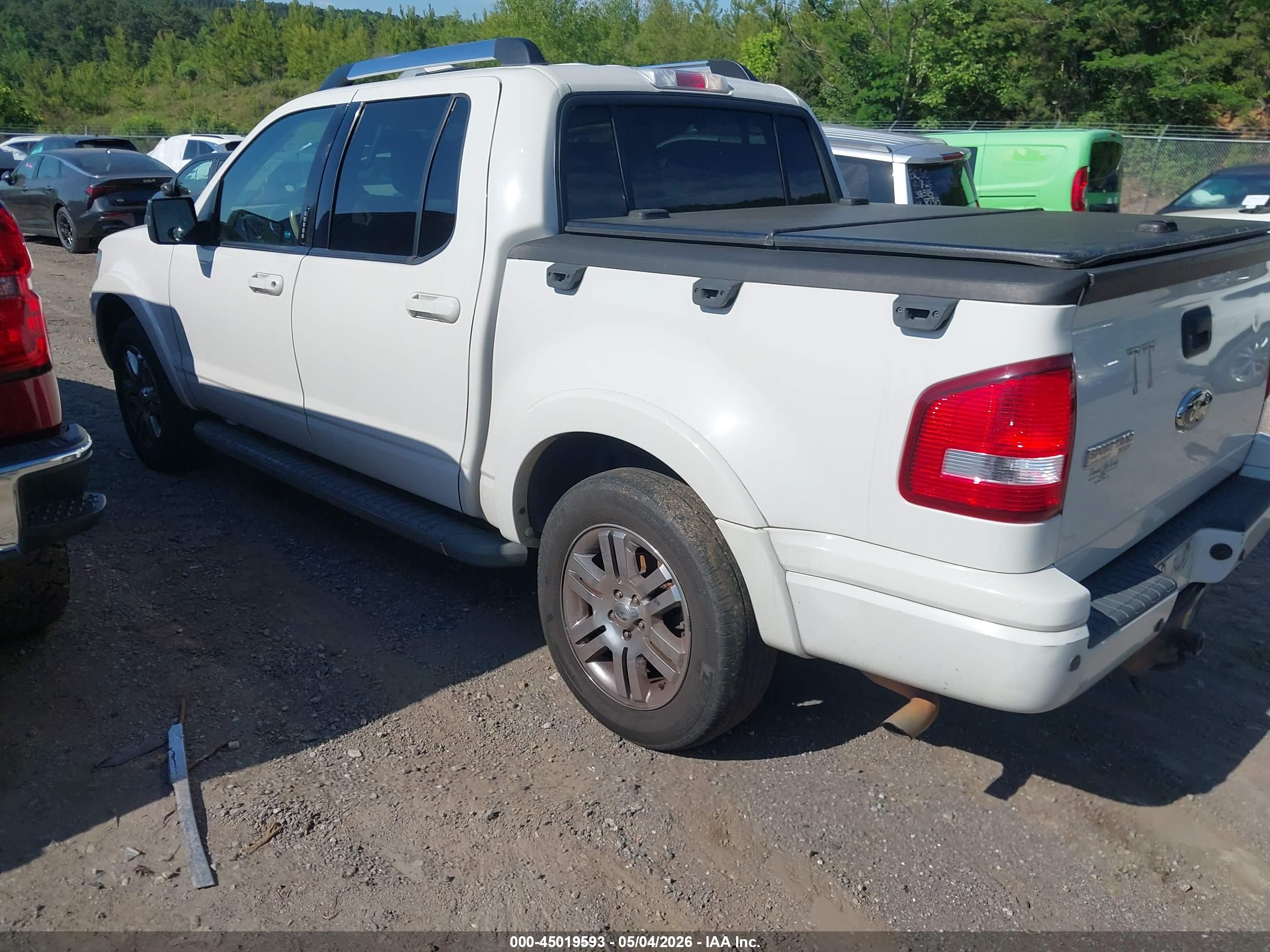 FORD EXPLORER image 3