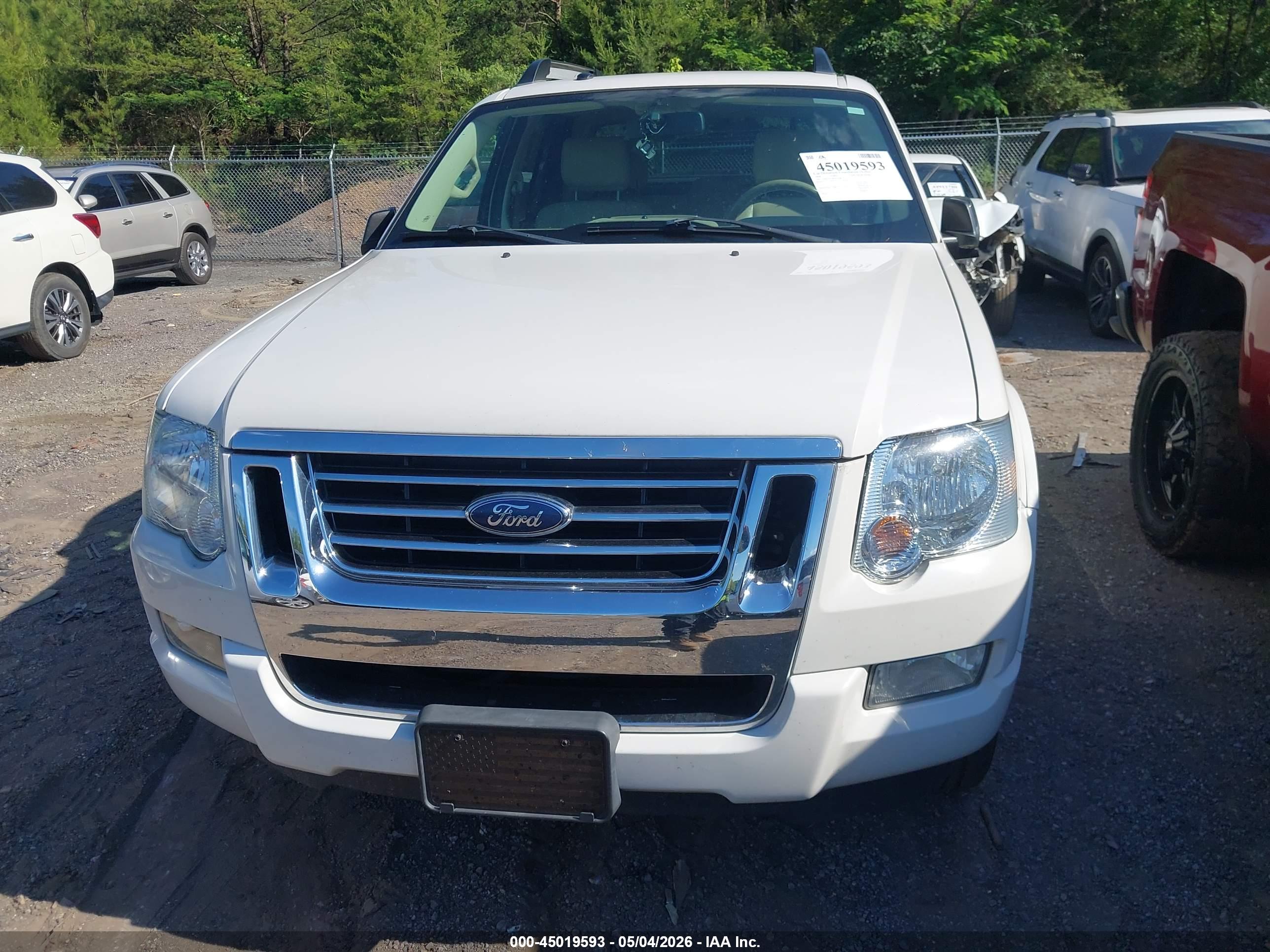 FORD EXPLORER image 6