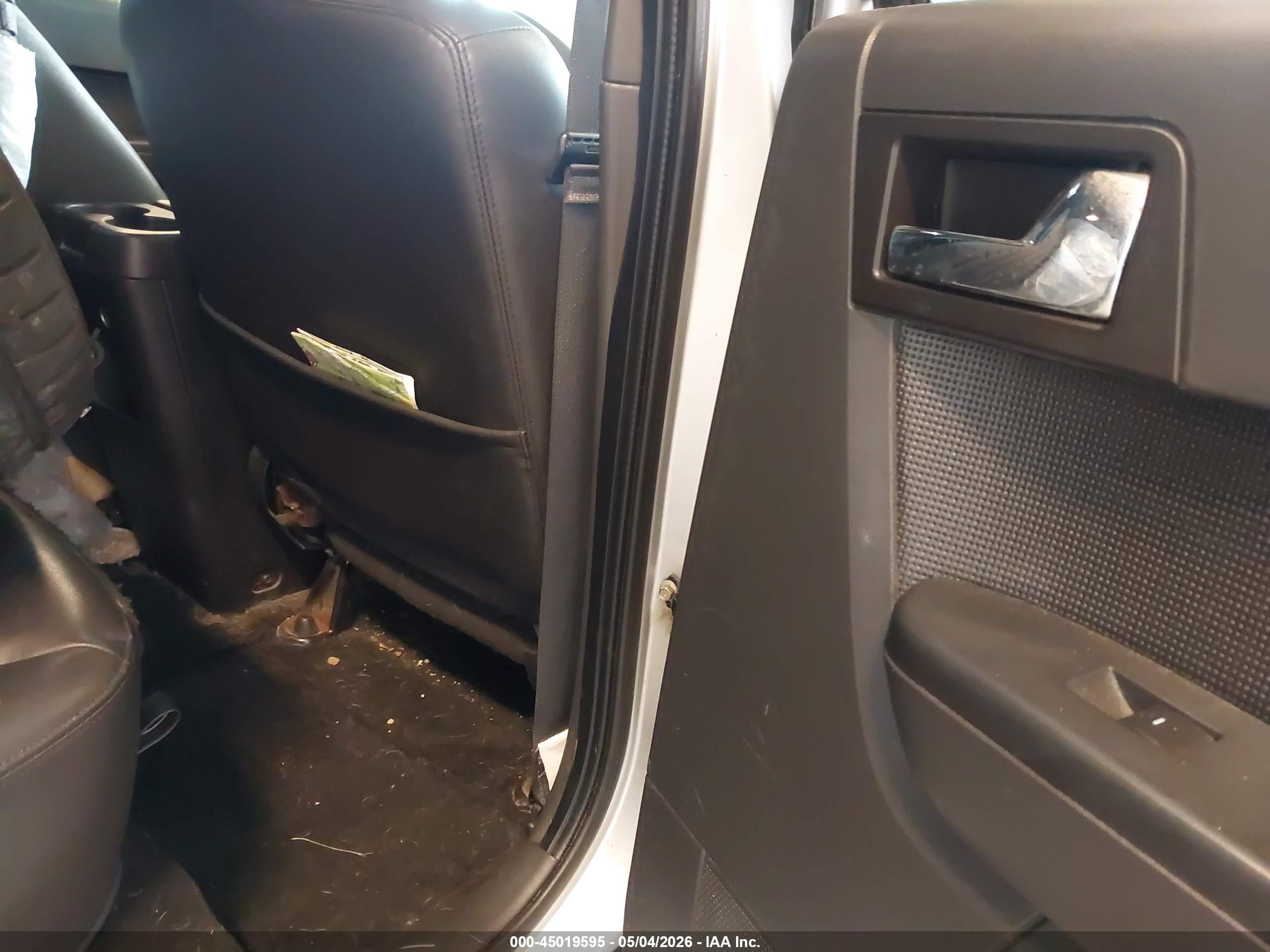 FORD ESCAPE image 8