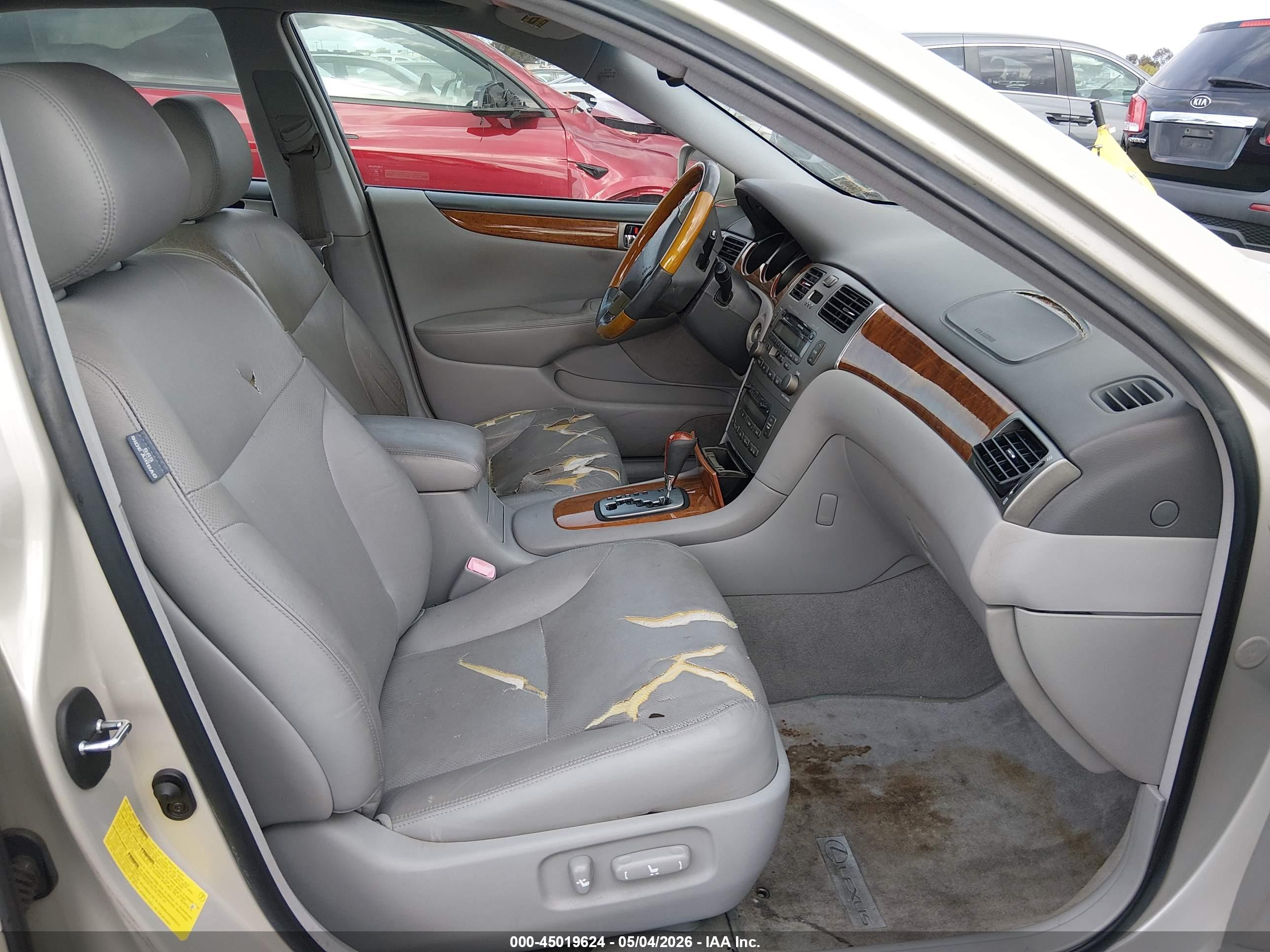 LEXUS ES image 5