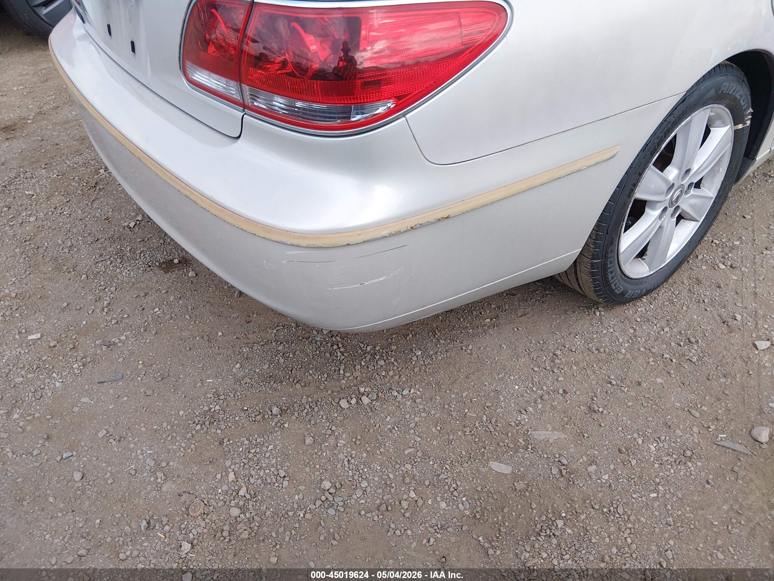 LEXUS ES image 6