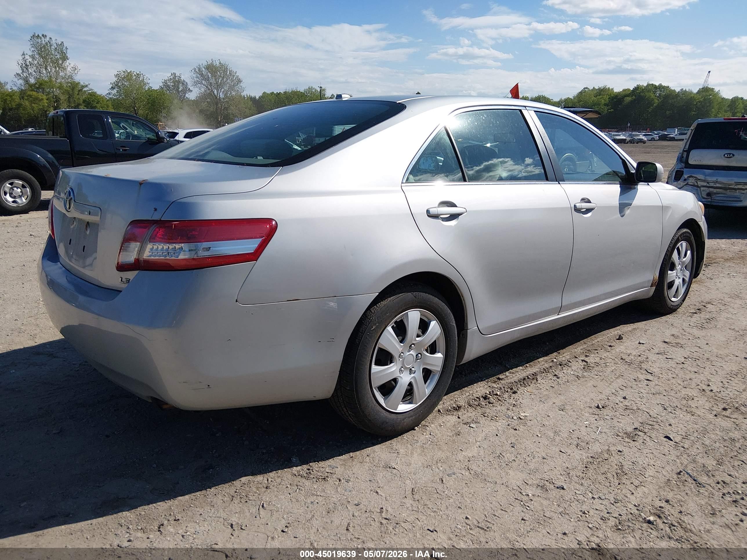 TOYOTA CAMRY image 4