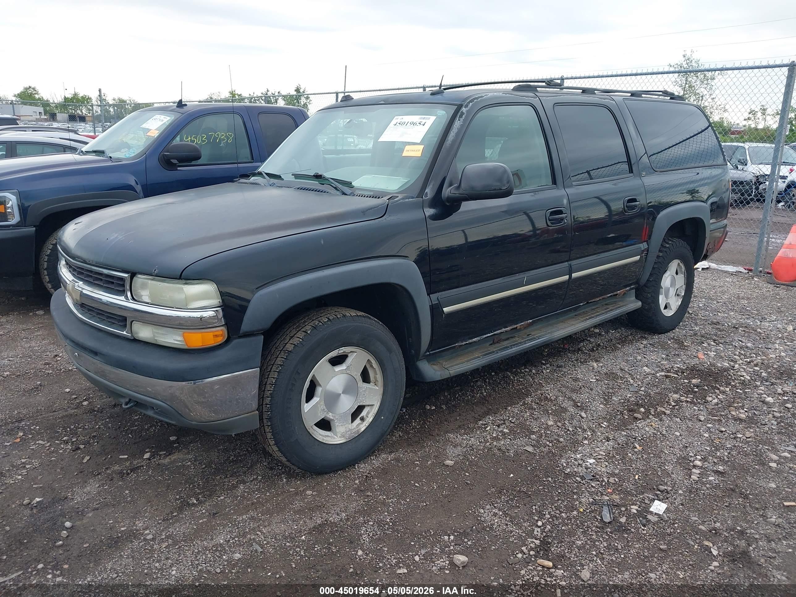 CHEVROLET SUBURBAN image 2