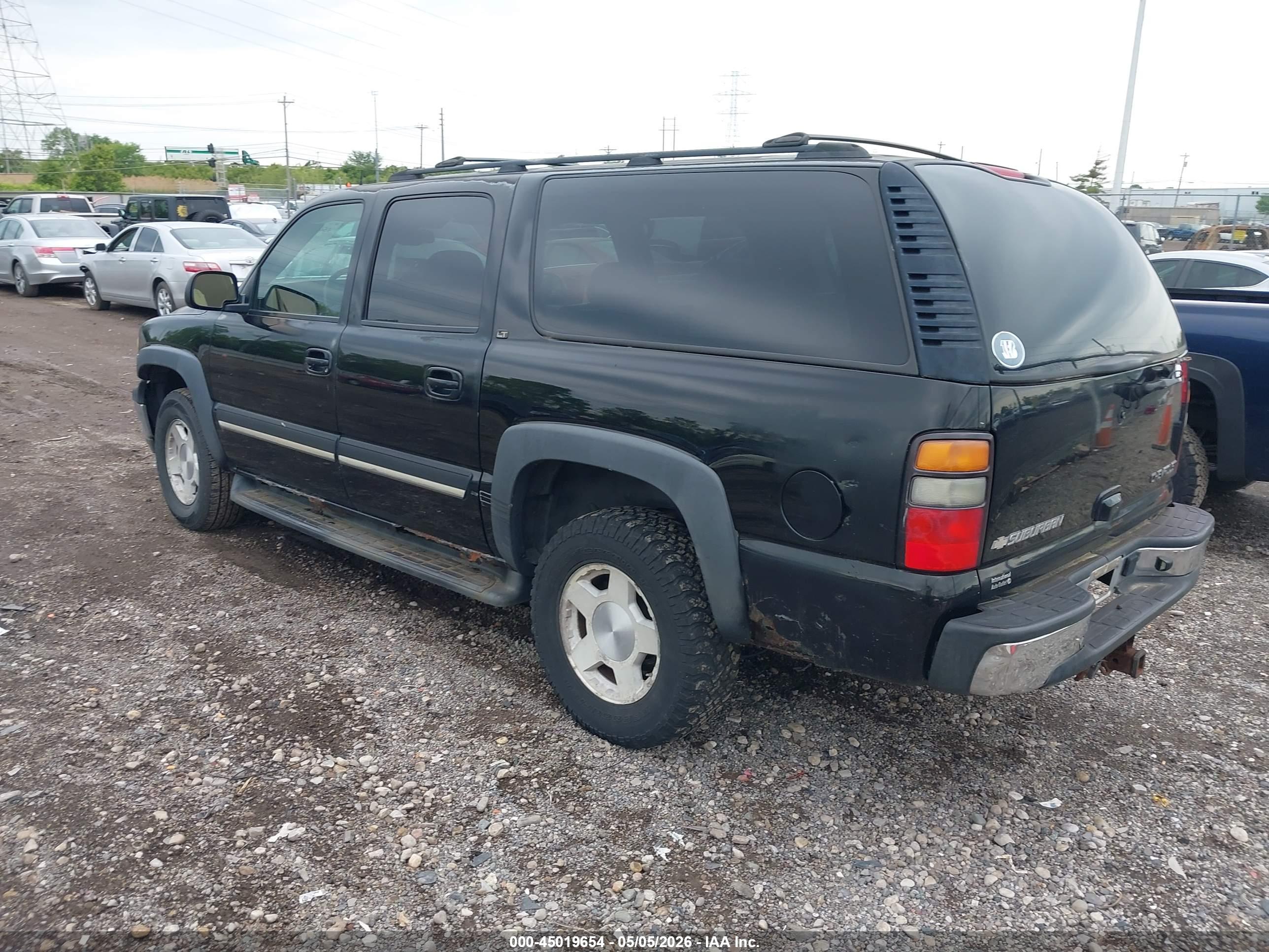 CHEVROLET SUBURBAN image 3