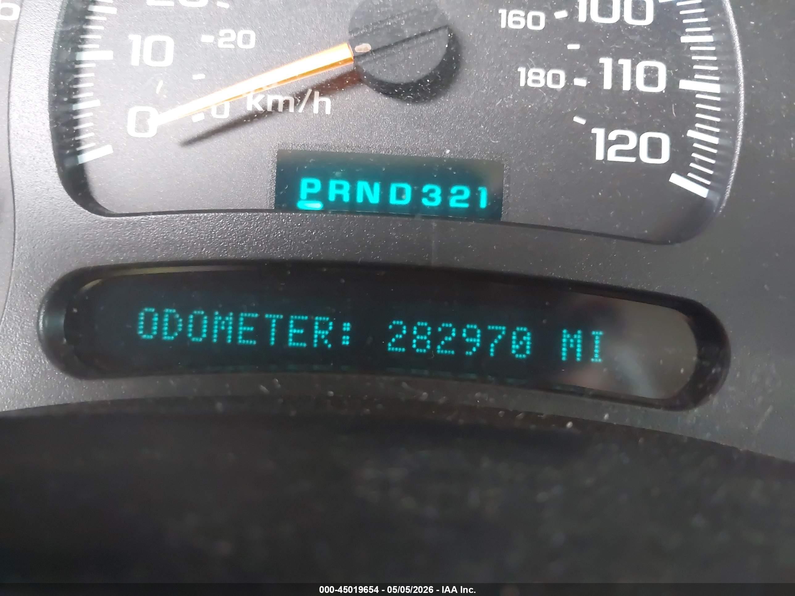 CHEVROLET SUBURBAN image 7