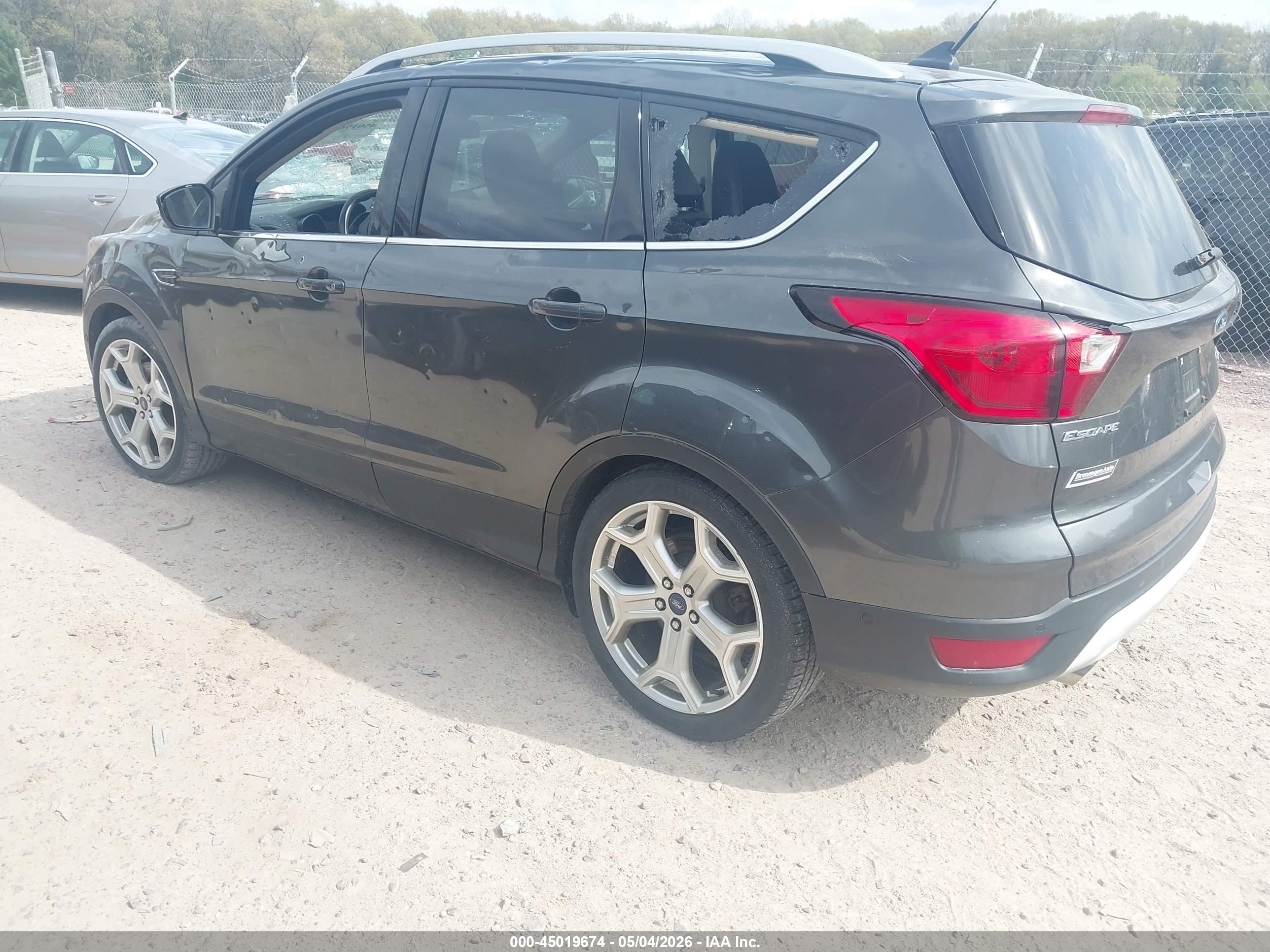 FORD ESCAPE image 3