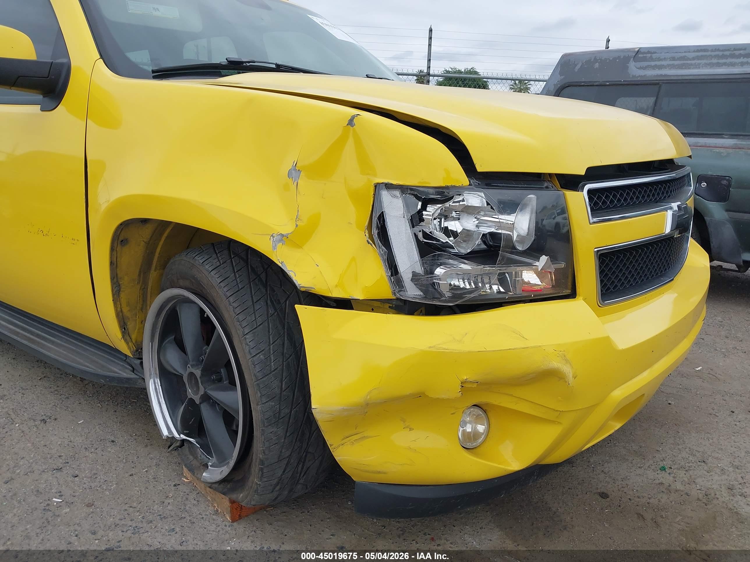 CHEVROLET TAHOE image 6