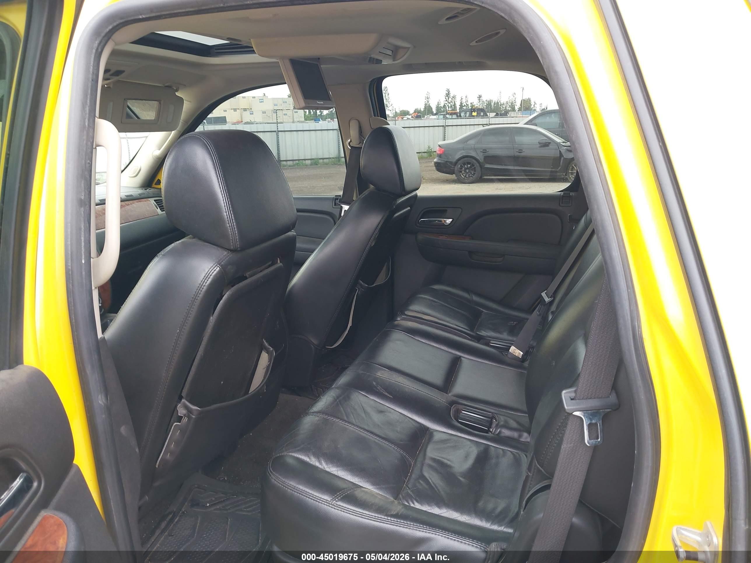 CHEVROLET TAHOE image 8