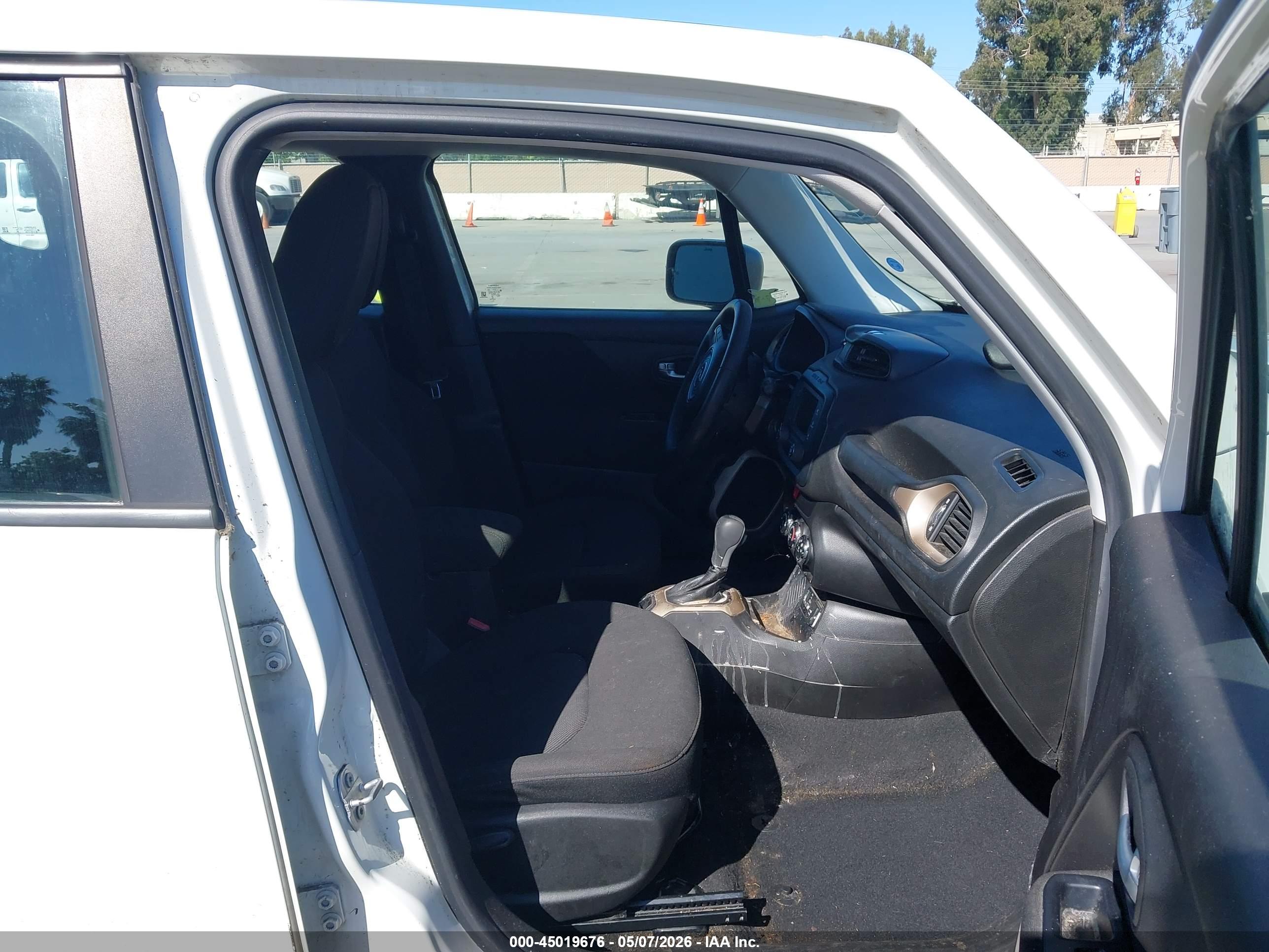 JEEP RENEGADE image 5