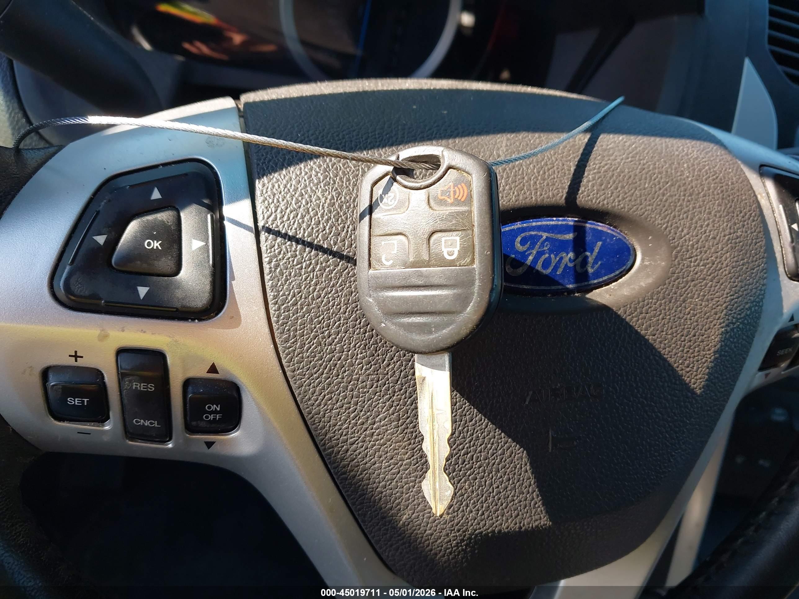 FORD EXPLORER image 11