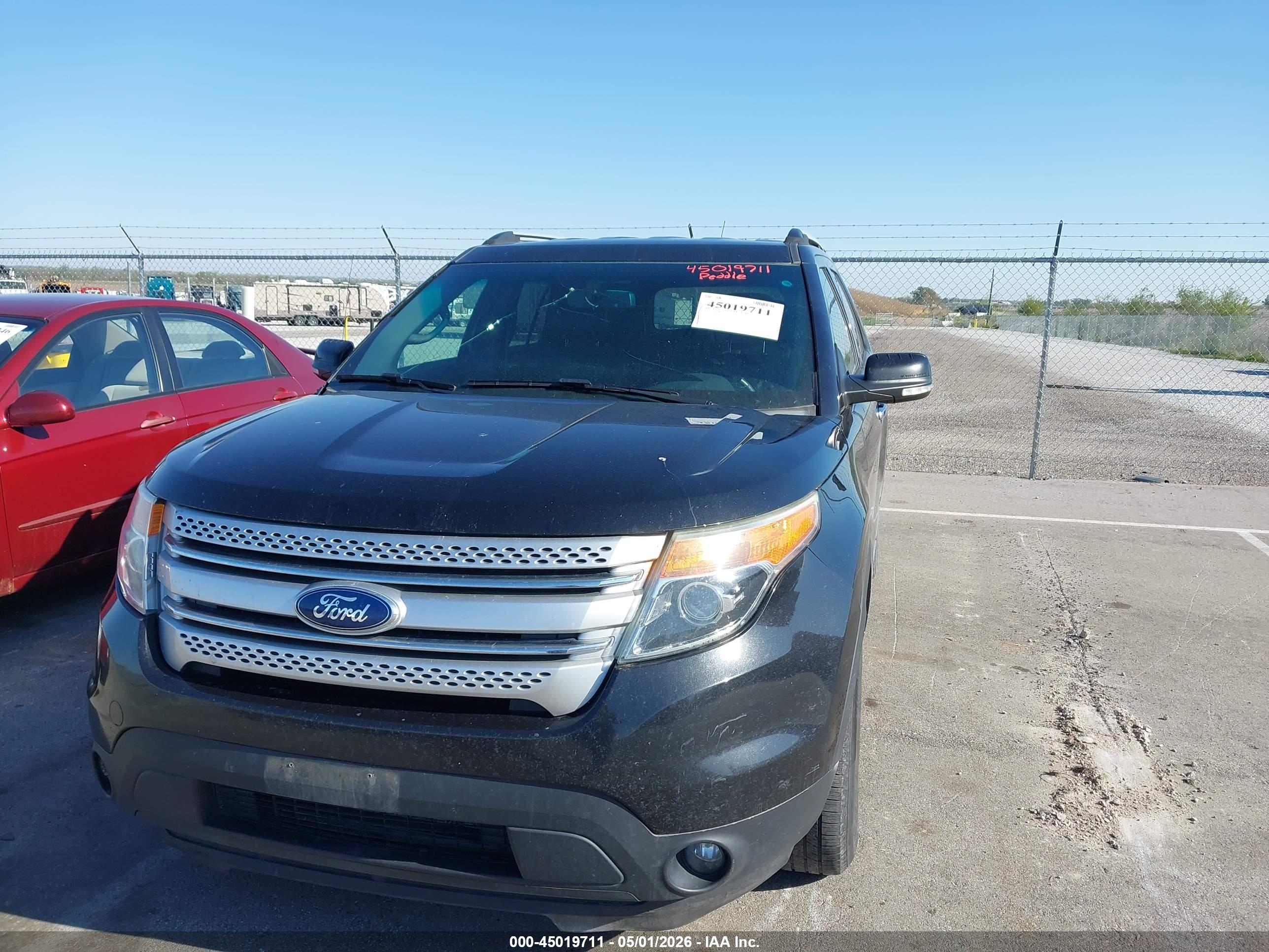 FORD EXPLORER image 6