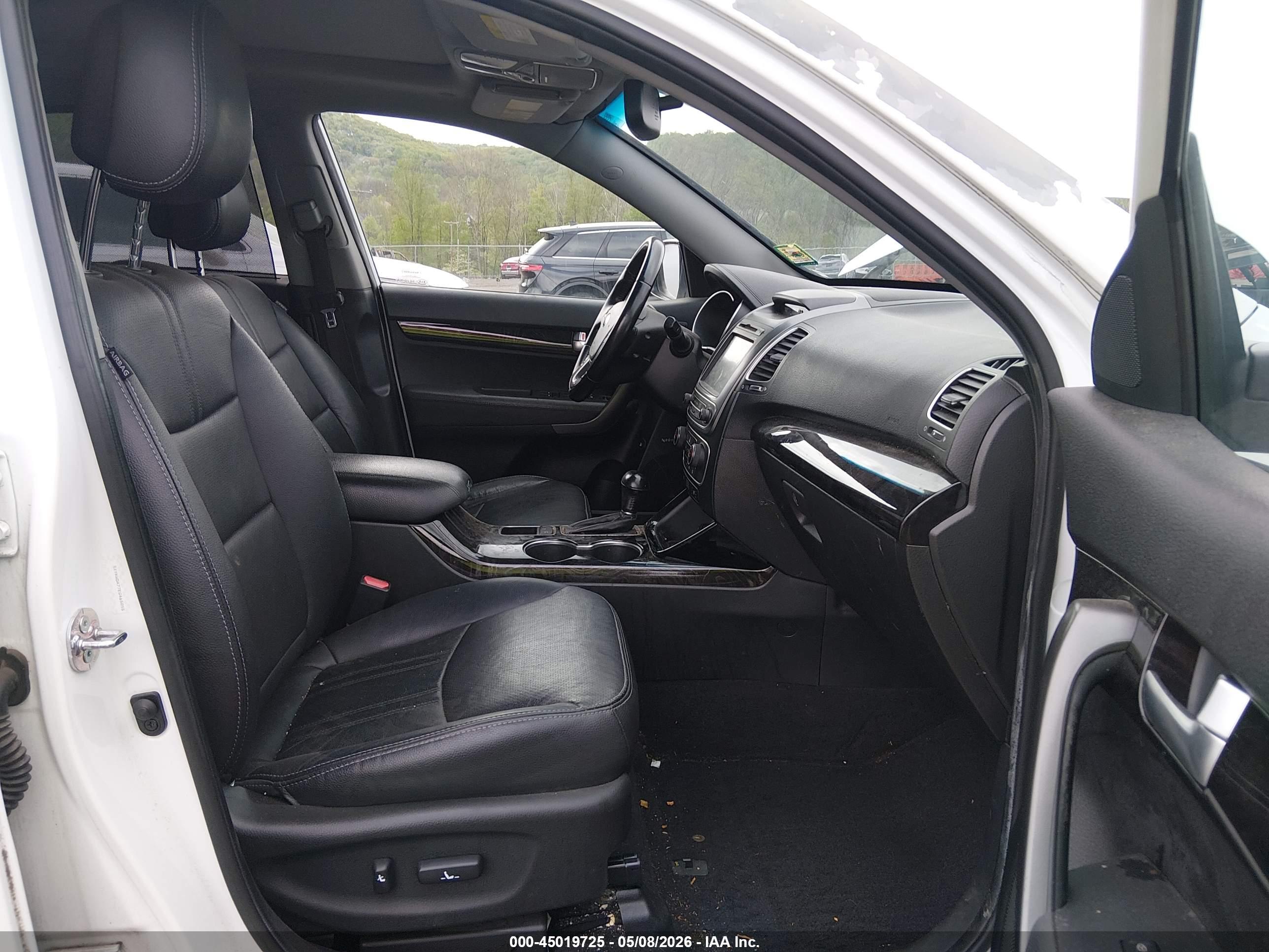 KIA SORENTO image 5