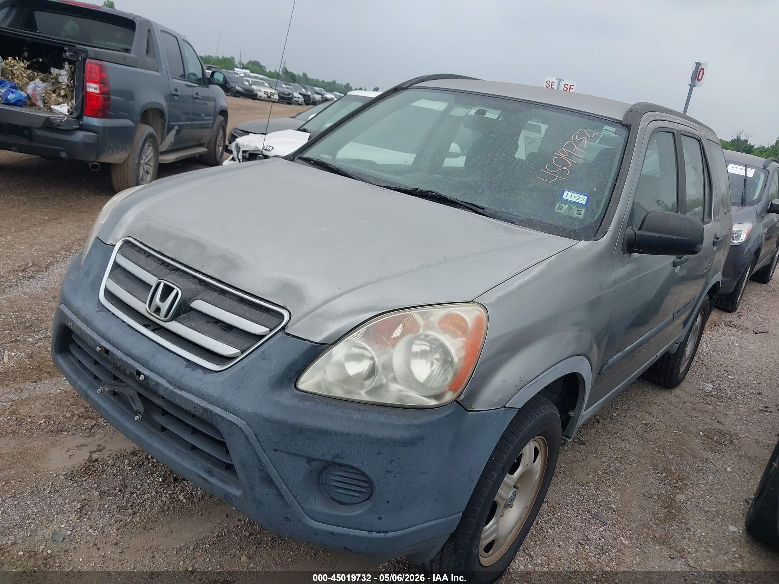 HONDA CR-V image 2