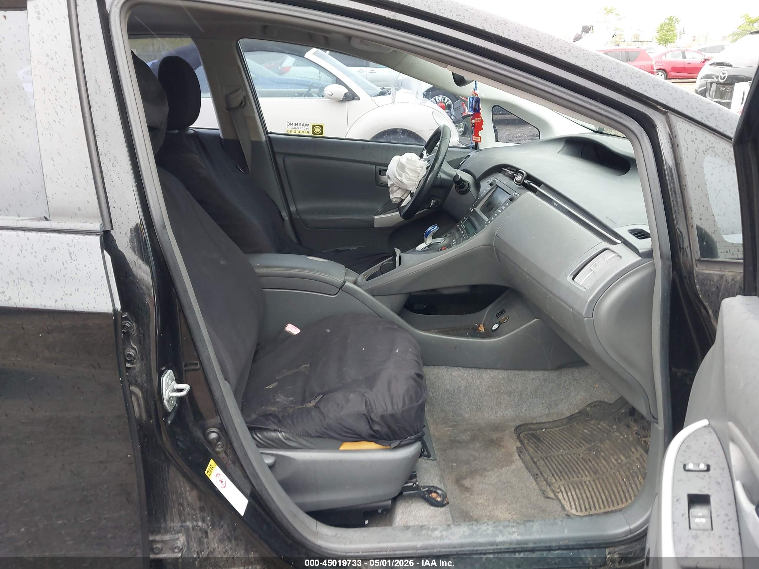 TOYOTA PRIUS image 5