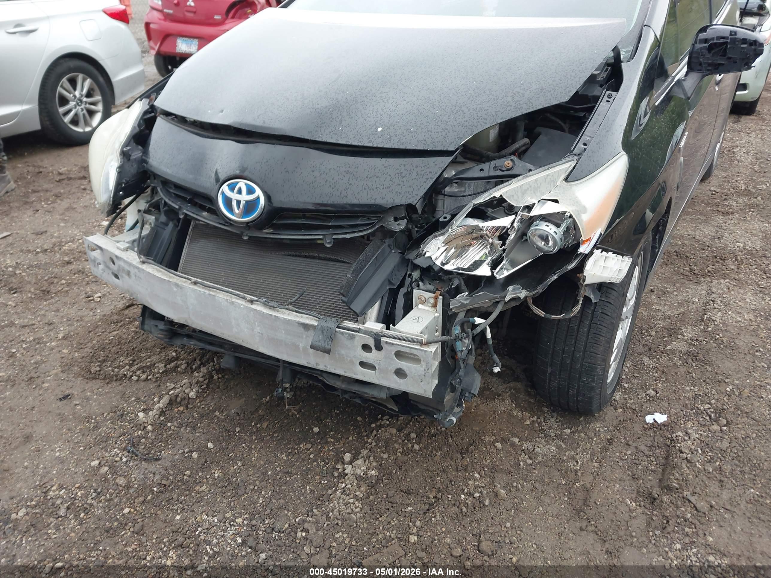 TOYOTA PRIUS image 6
