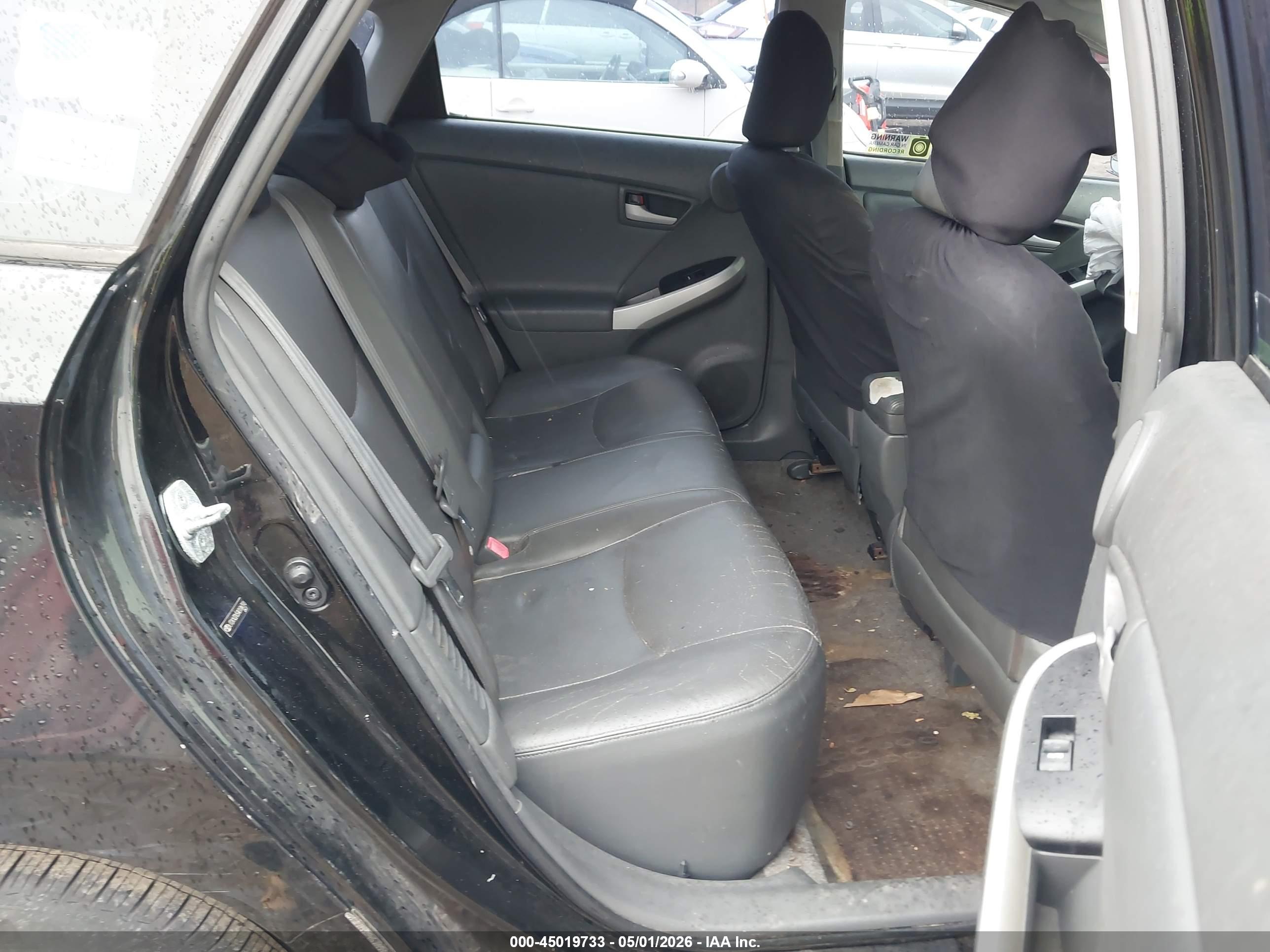 TOYOTA PRIUS image 8