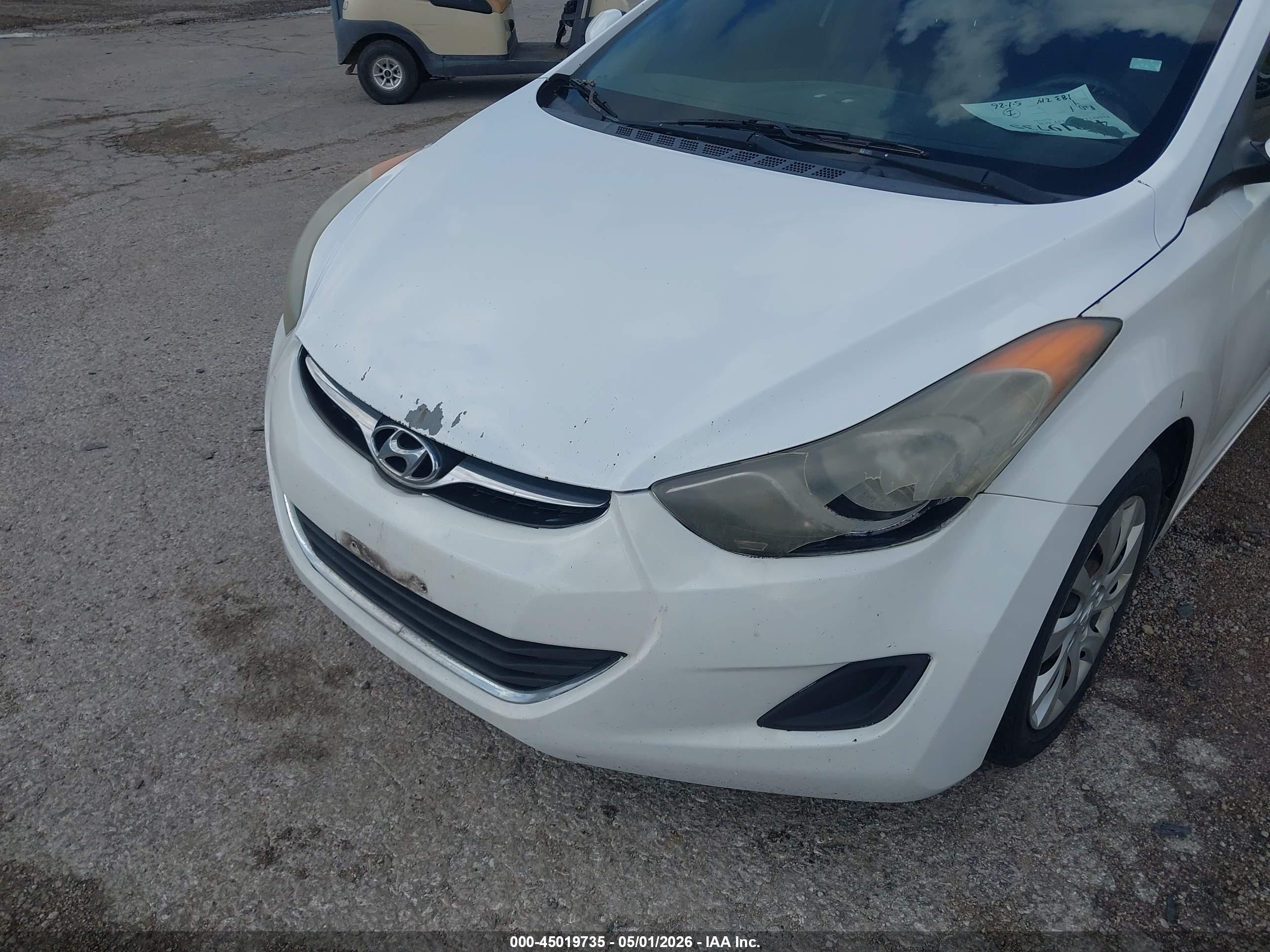 HYUNDAI ELANTRA image 6